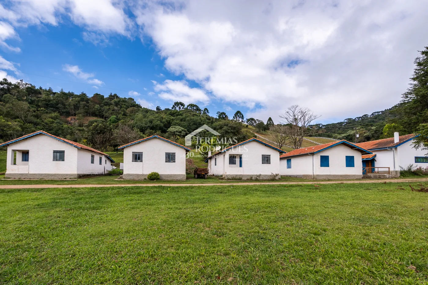 Fazenda com 2.904.000 m² - Sapucaí-Mirim - MG