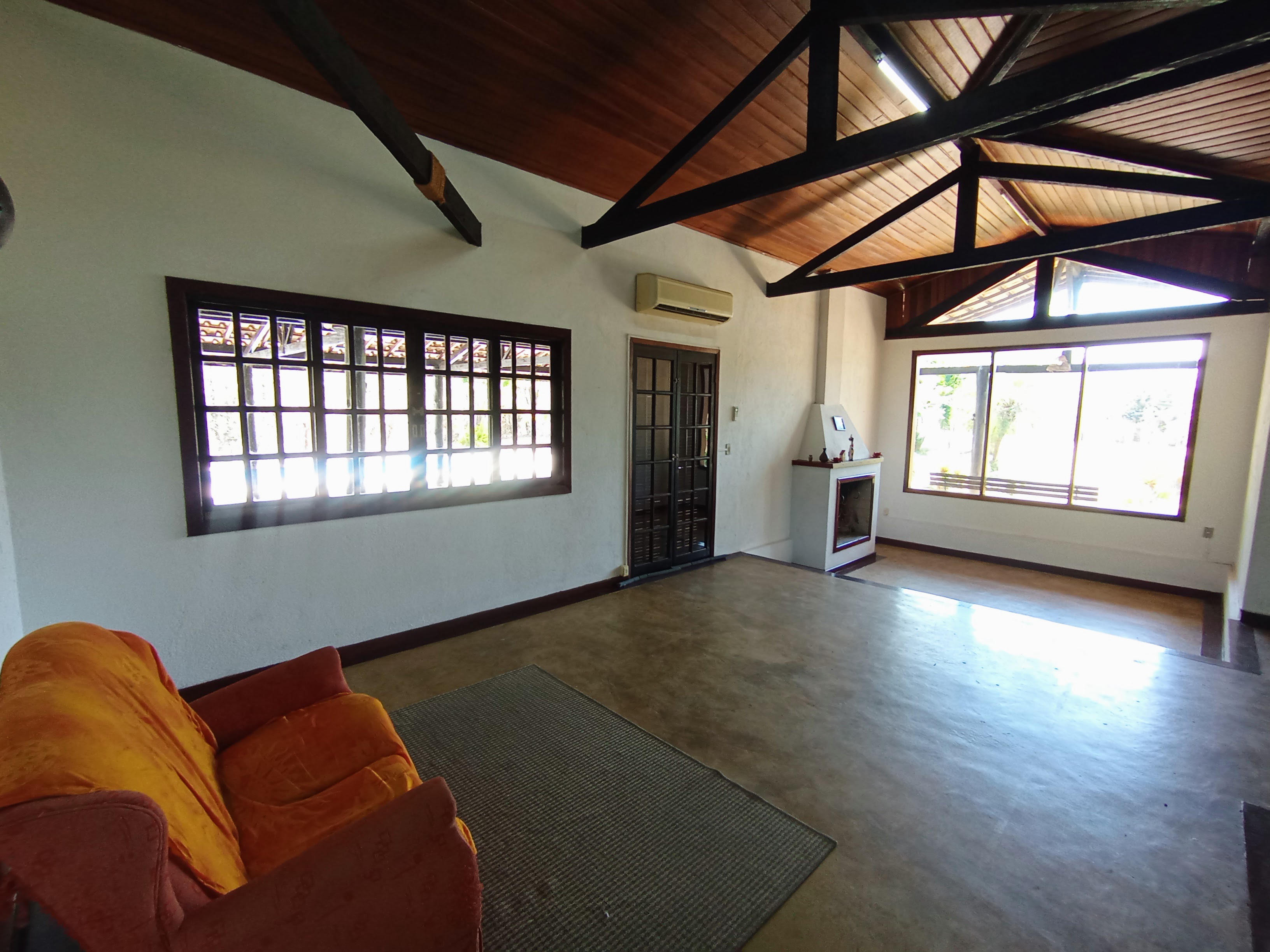 Sítio à venda com 24.000 m² no bairro Mandú em Pindamonhangaba/SP.
