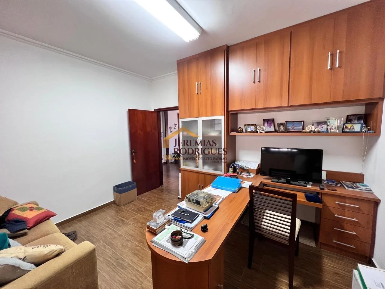 Casa à venda no bairro Jardim Residencial Doutor Lessa em Pindamonhangaba/SP.