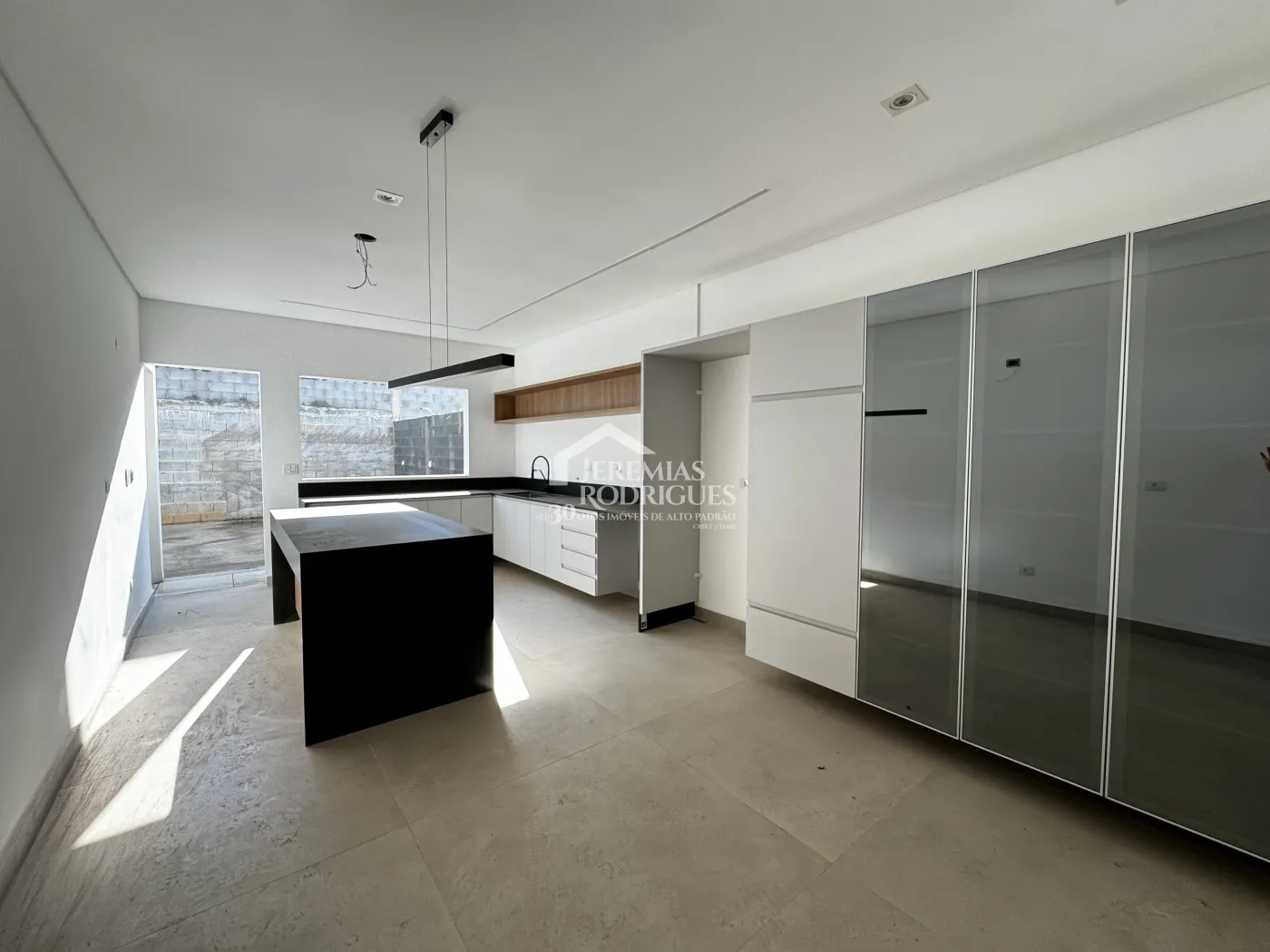 Casa com 3 dormitórios, 117 m² - Condomínio Vita Village Residence - Pindamonhangaba/SP.