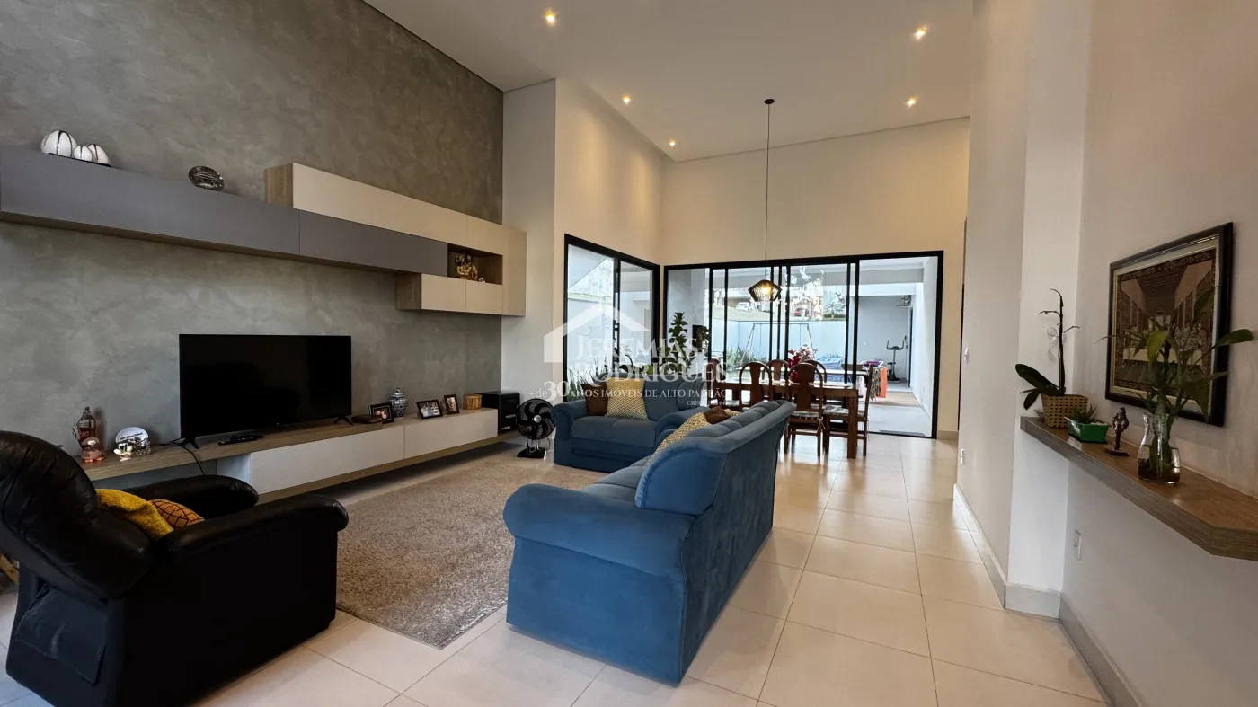 Casa à venda com3 suítes no Condomínio Reserva dos Lagos em Pindamonhangaba/SP.