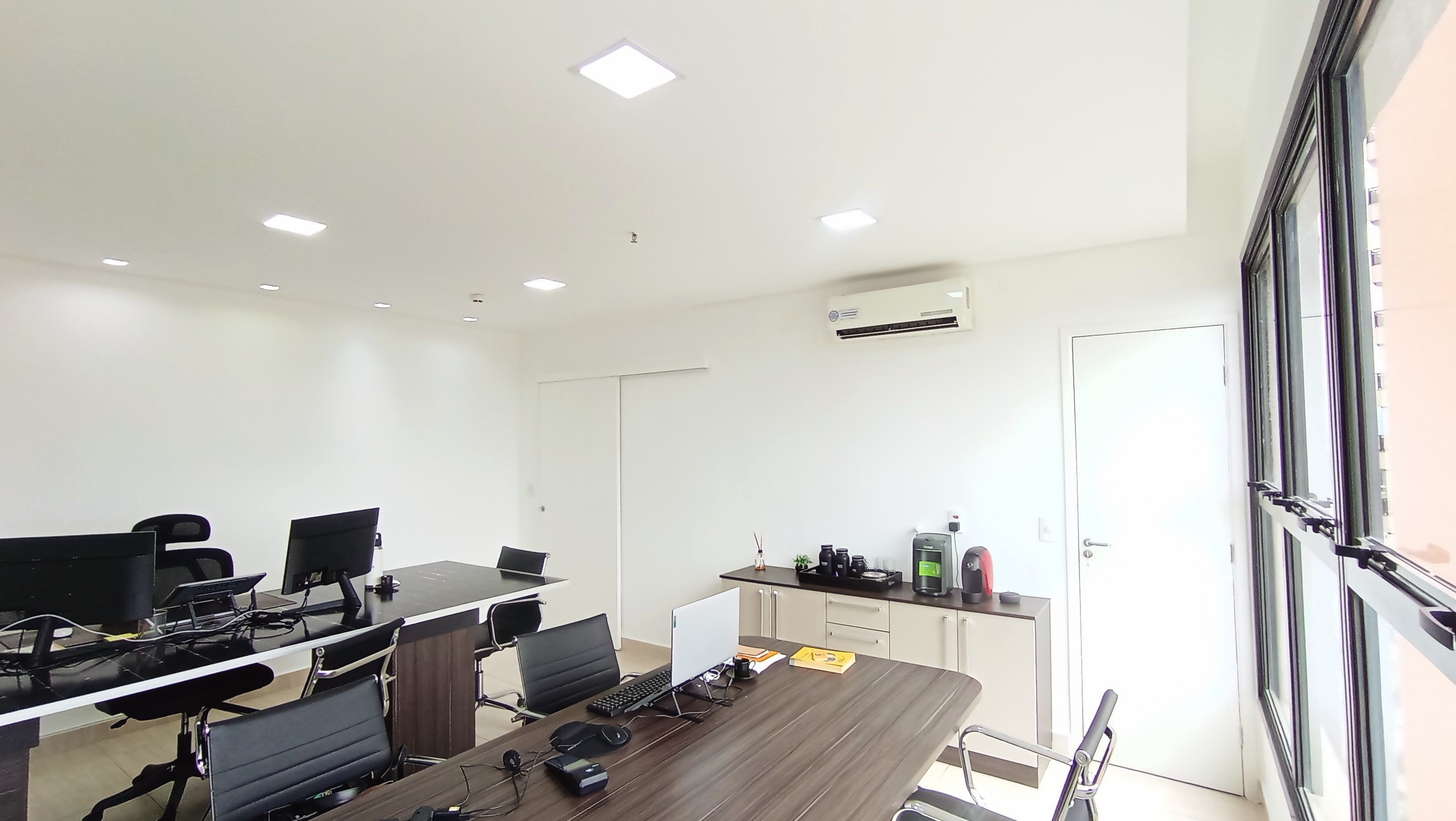 Sala comercial para venda com 38 m² no Edifício The One Office Tower em Taubaté/SP.