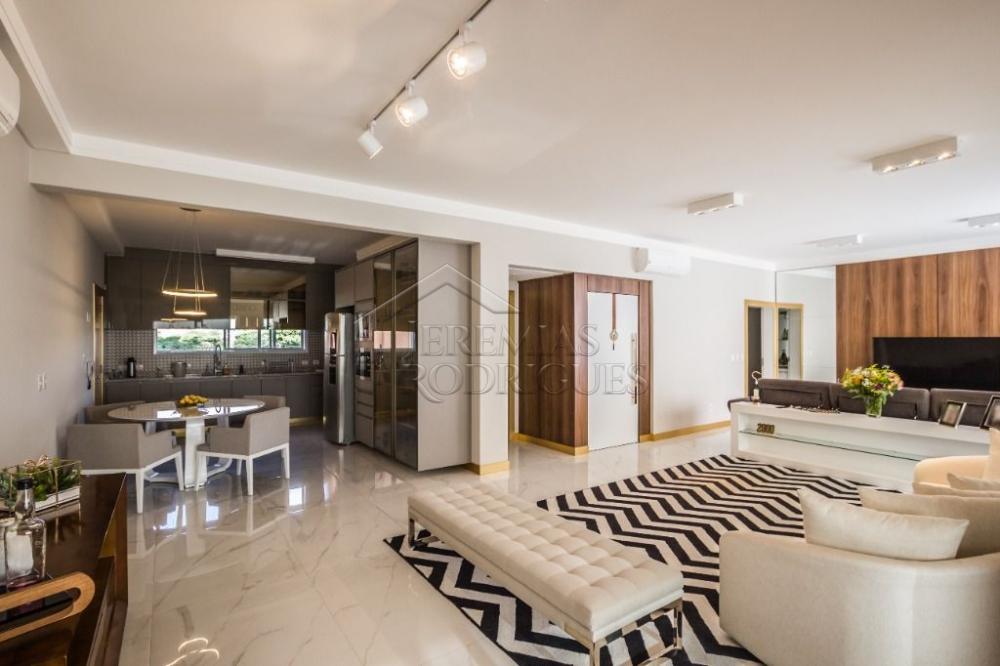 Apartamento à venda com 4 suítes no Condomínio Des Arts em Taubaté. 