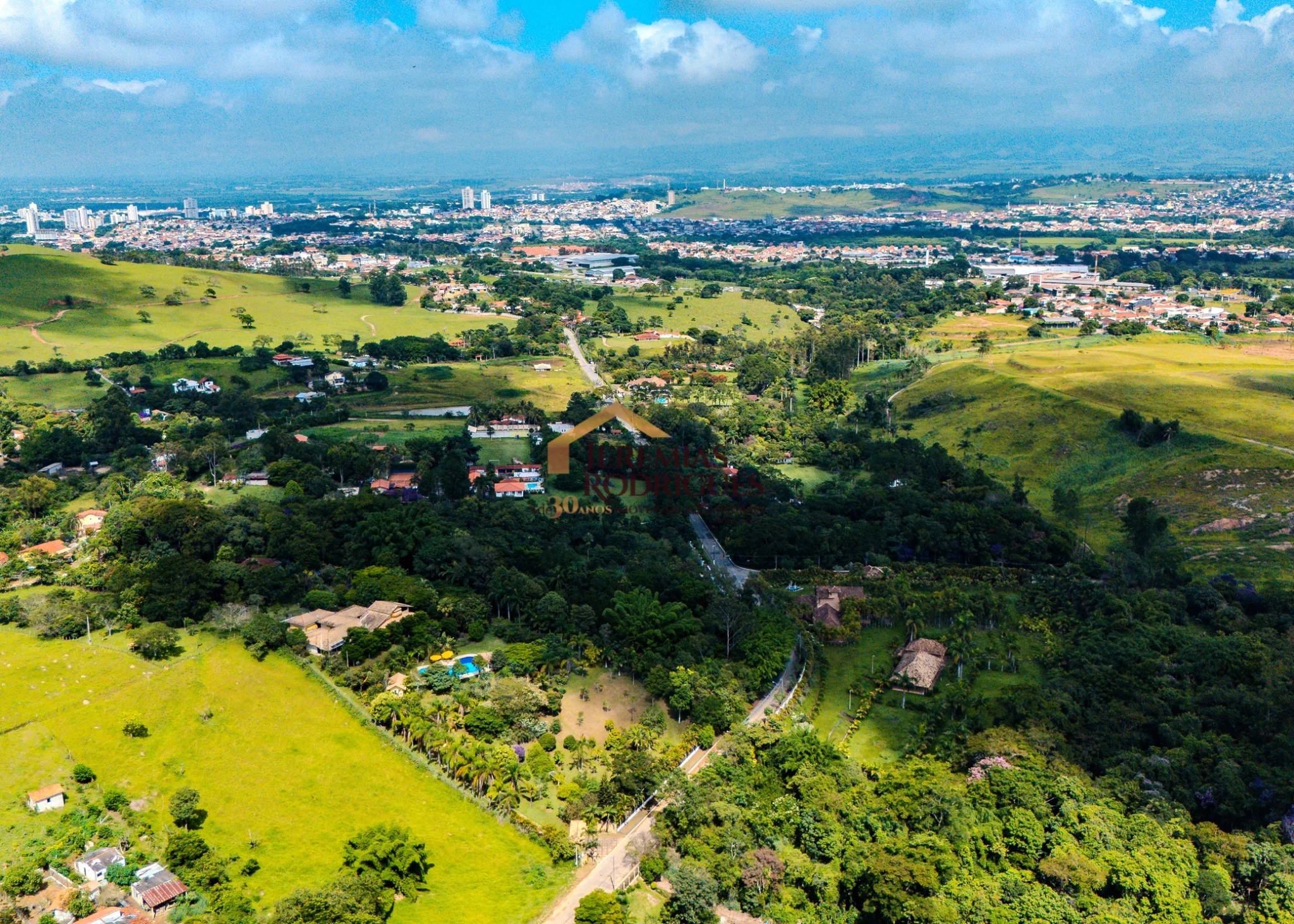 Sítio á venda próximo do Centro em Guaratinguetá/SP. — foto 35