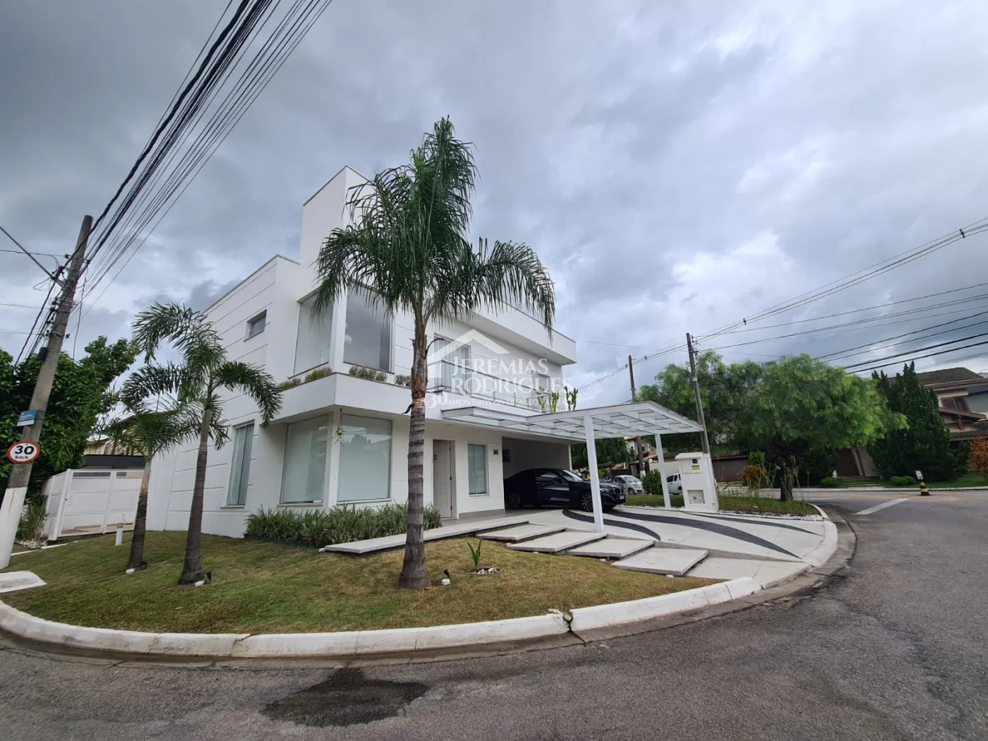 Casa com 3 dormitórios, 235 m² - Condomínio Campos do Conde I - Tremembé/SP.