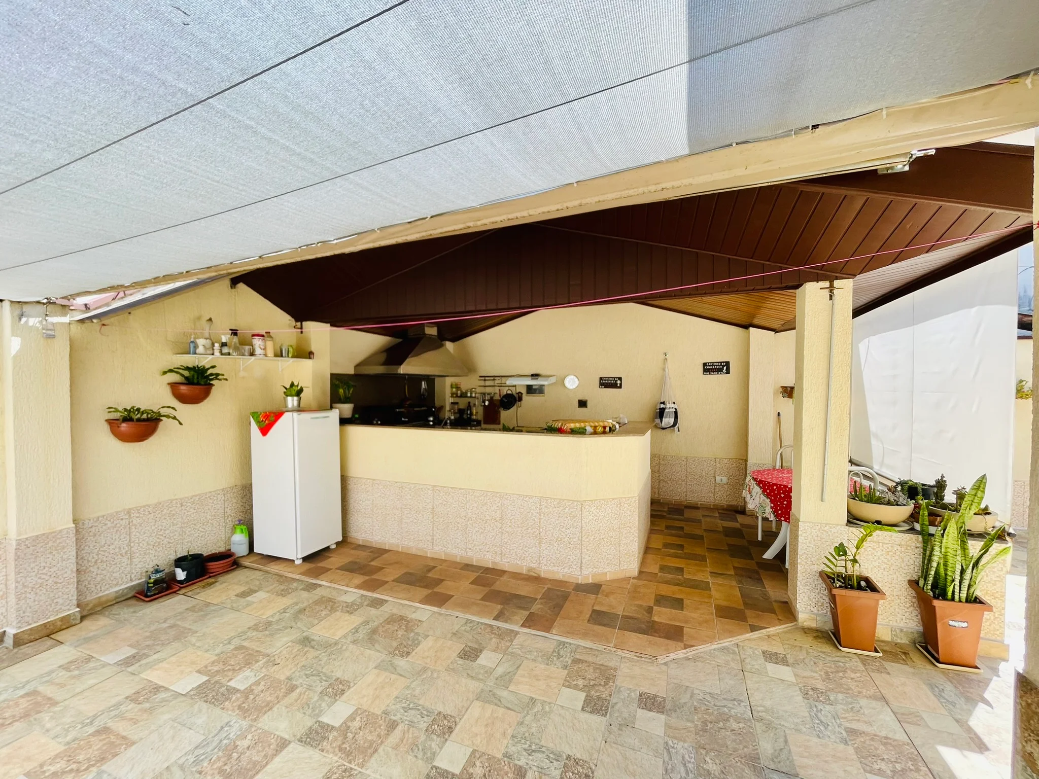 Casa à venda com 5 dormitórios no bairro Esplanada Independência em Taubaté/SP. 