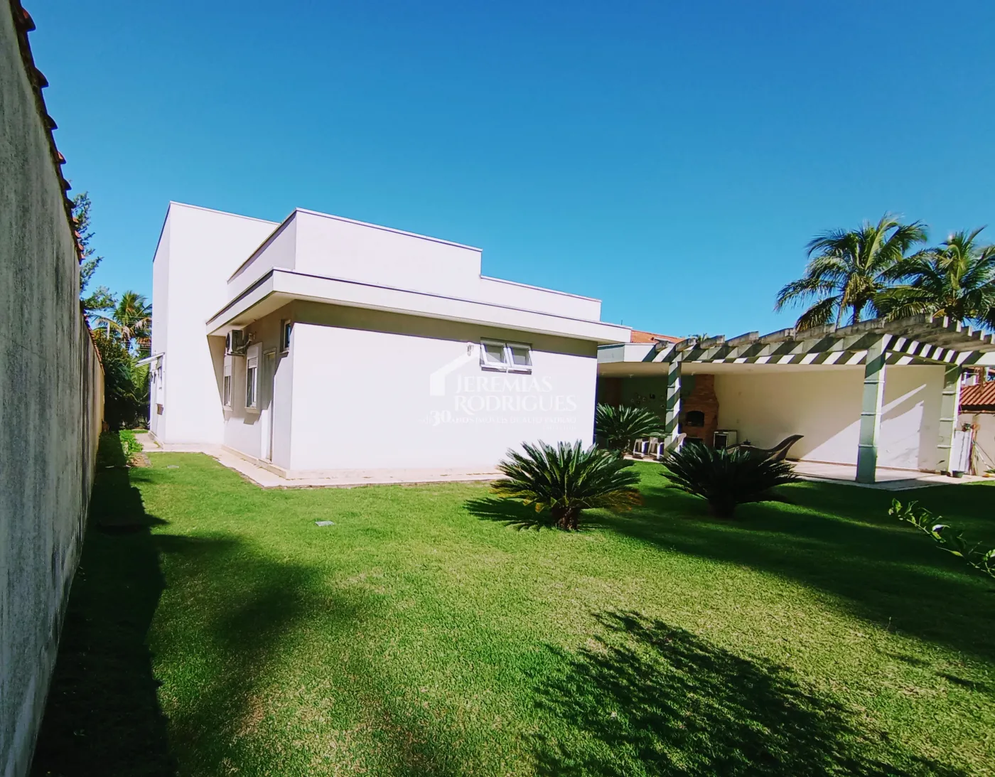 Casa à venda com 4 dormitórios no Condomínio Village Paineiras em Pindamonhangaba/SP