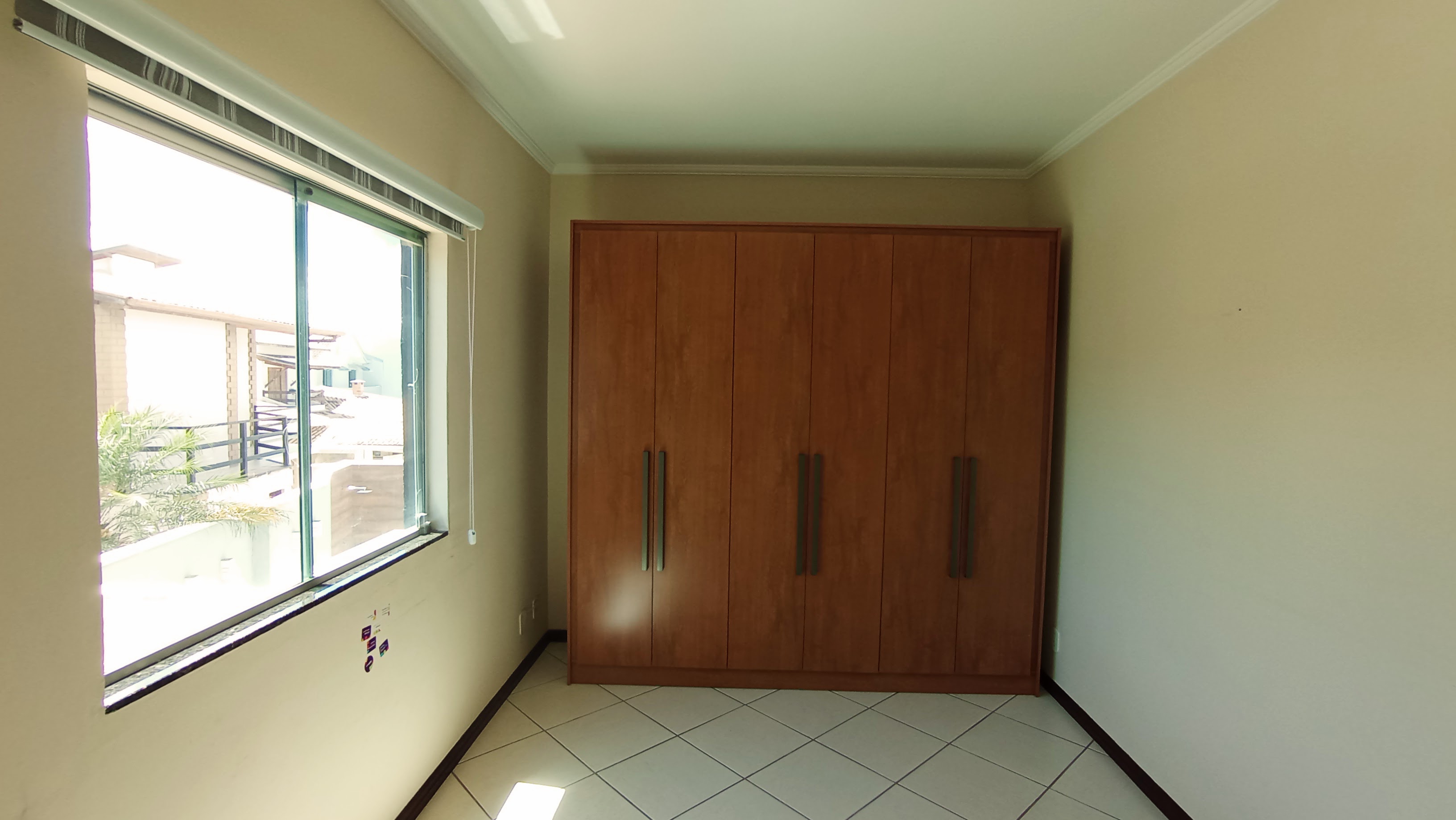 Casa para venda e locação com 3 dormitórios no Condomínio Vale dos Príncipes em Taubaté/SP.