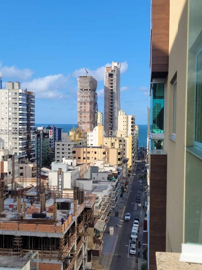 London apartamento mobiliado com 3 quartos na Meia Praia Itapema SC