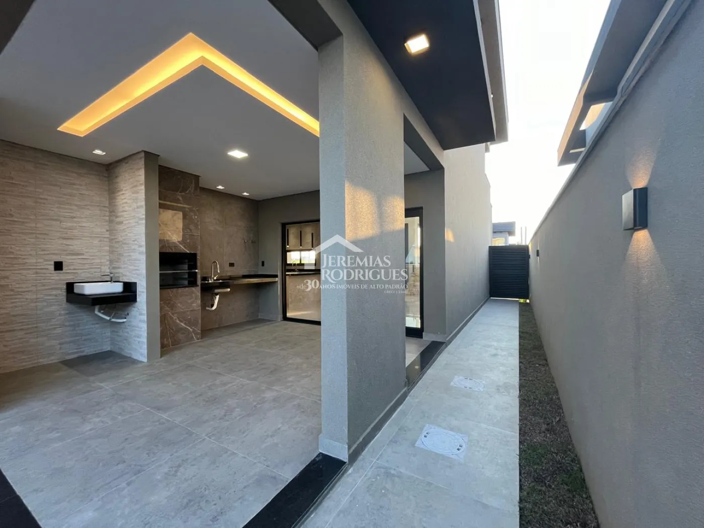 Casa com 3 dormitórios, 190 m² - Condomínio Santa Mônica - Caçapava/SP.