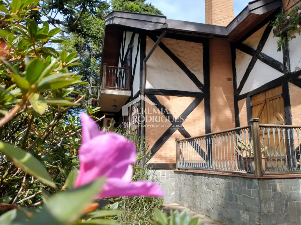 Casa com 6 dormitórios, 735 m² - Condomínio Jardim Véu da Noiva - Campos do Jordão/SP