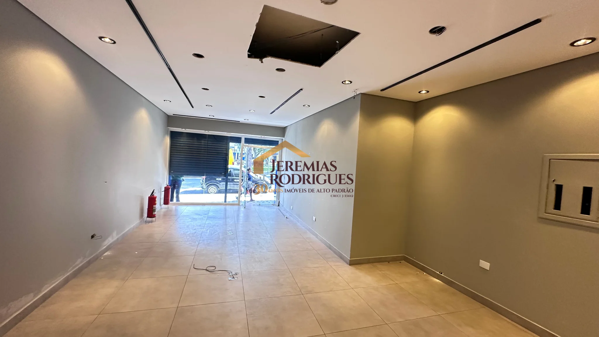 Ponto comercial para locação no Centro em Pindamonhangaba/SP. — foto 3