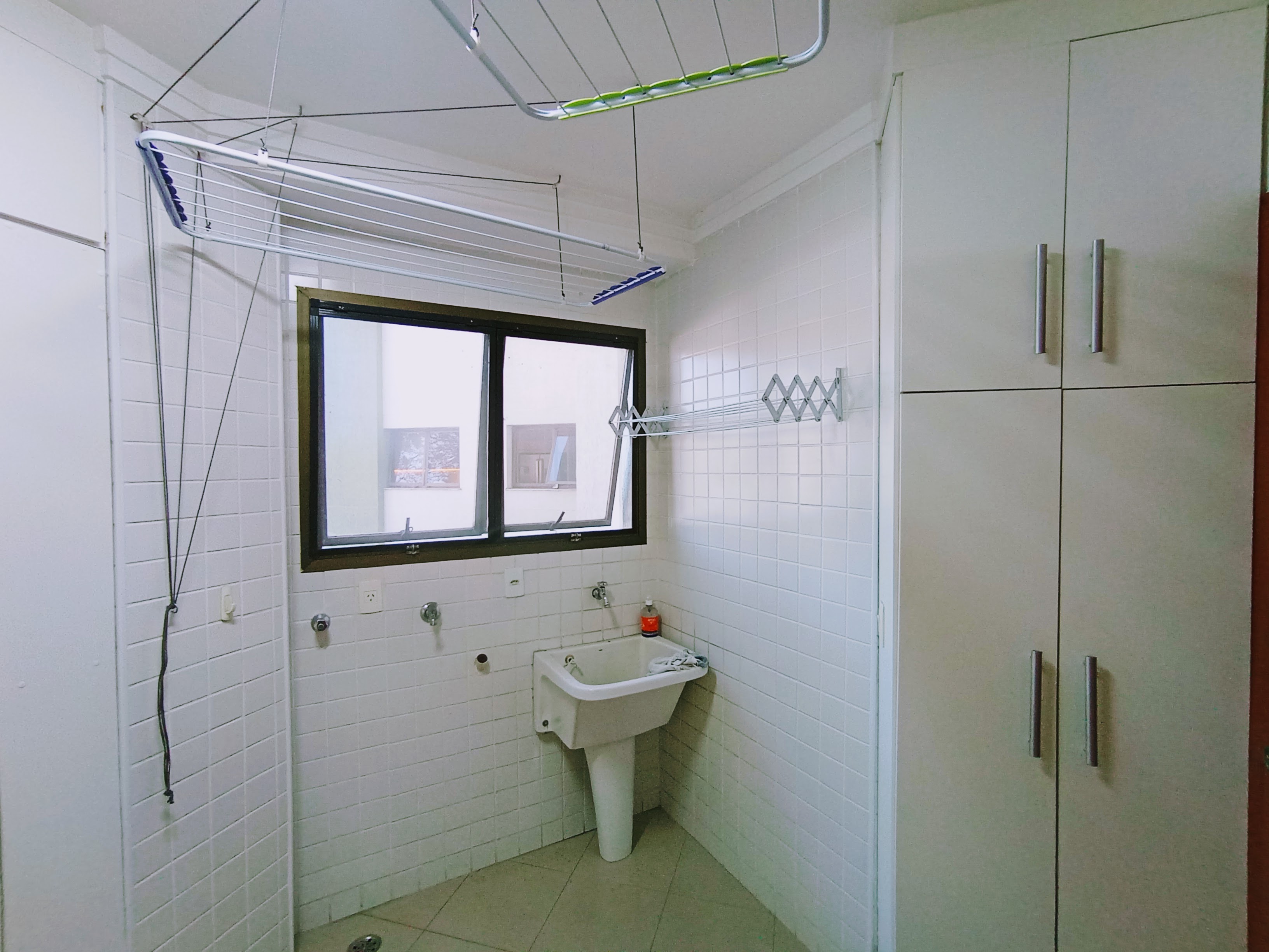 Apartamento à venda com 3 dormitórios, 171 m² no Condomínio Green Tower em Taubaté/SP.