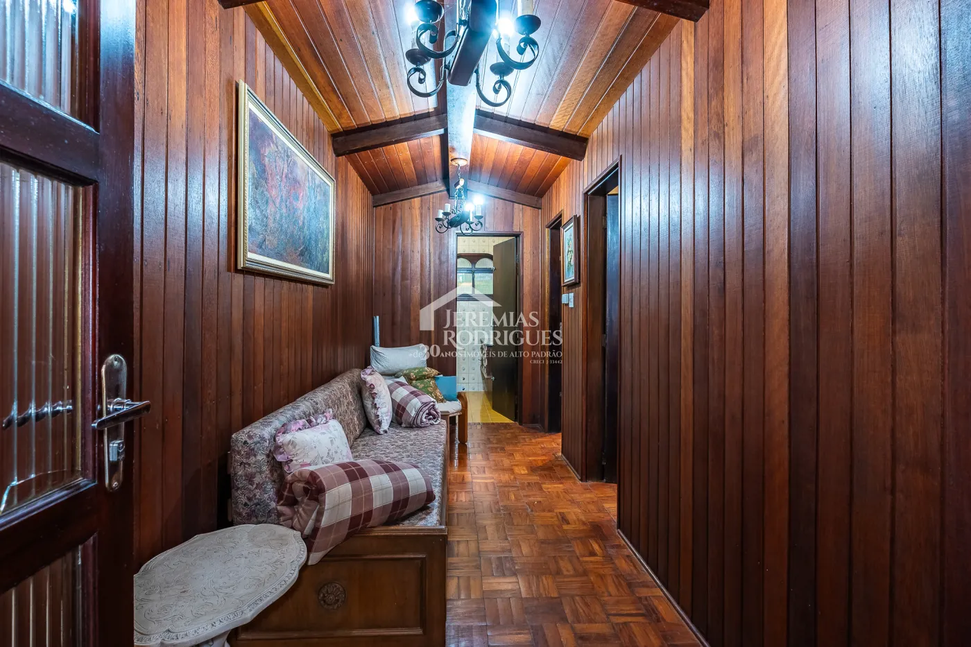 Casa com 7 dormitórios, 924 m² - Recanto das Araucárias - Campos do Jordão/SP