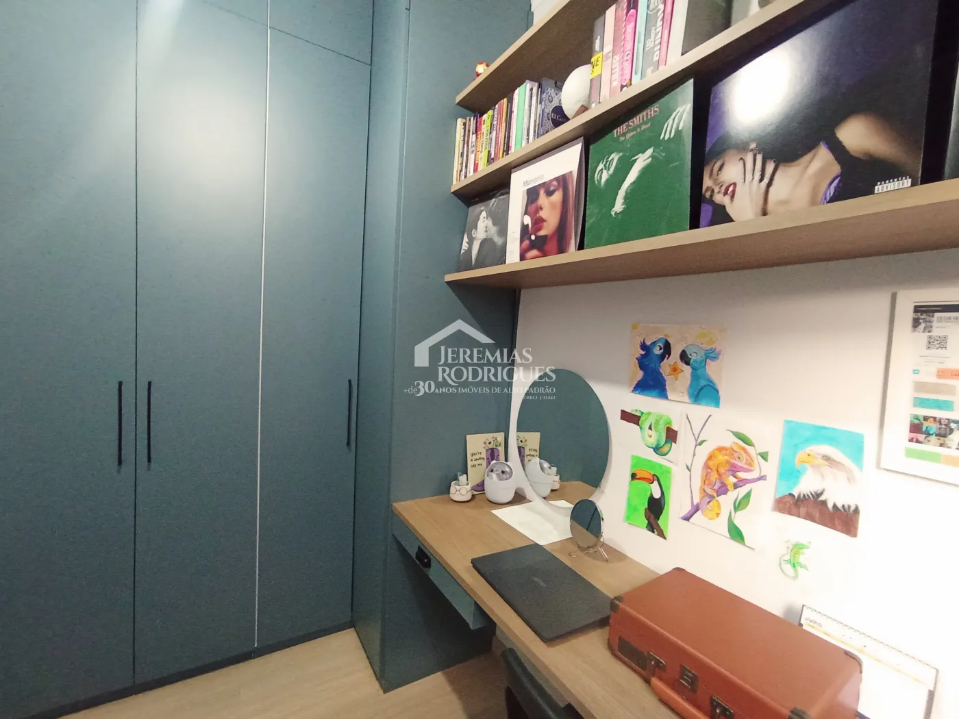 Casa à venda com 3 dormitórios no Condomínio Terras do Vale em Caçapava/SP.