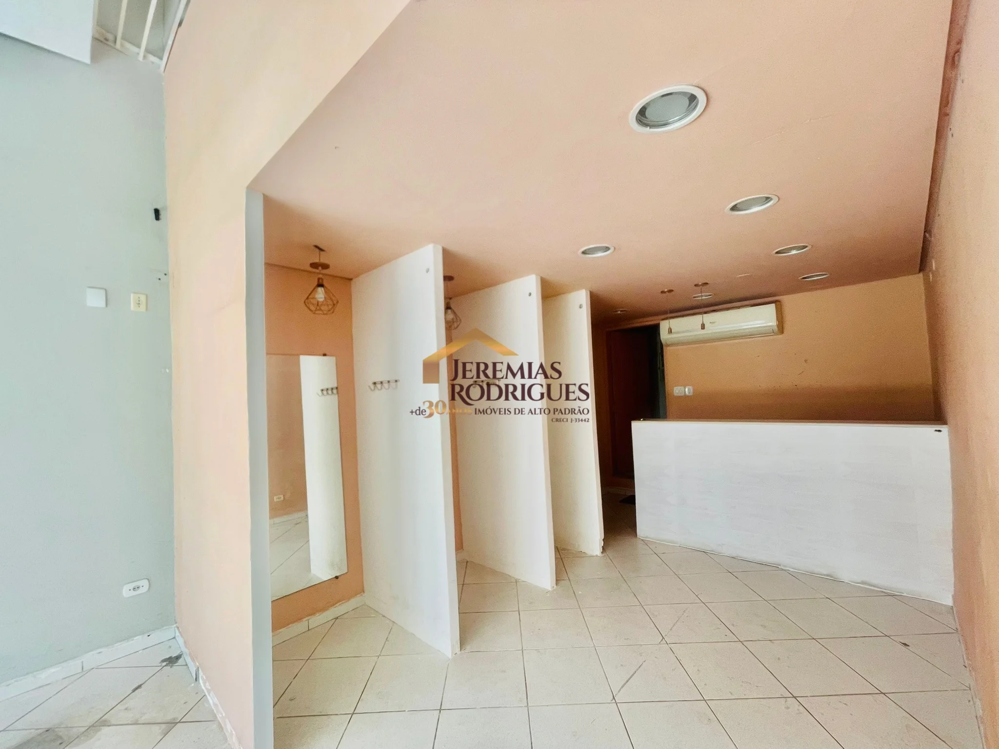 Ponto Comercial para locação no Centro em Taubaté/SP. — foto 4