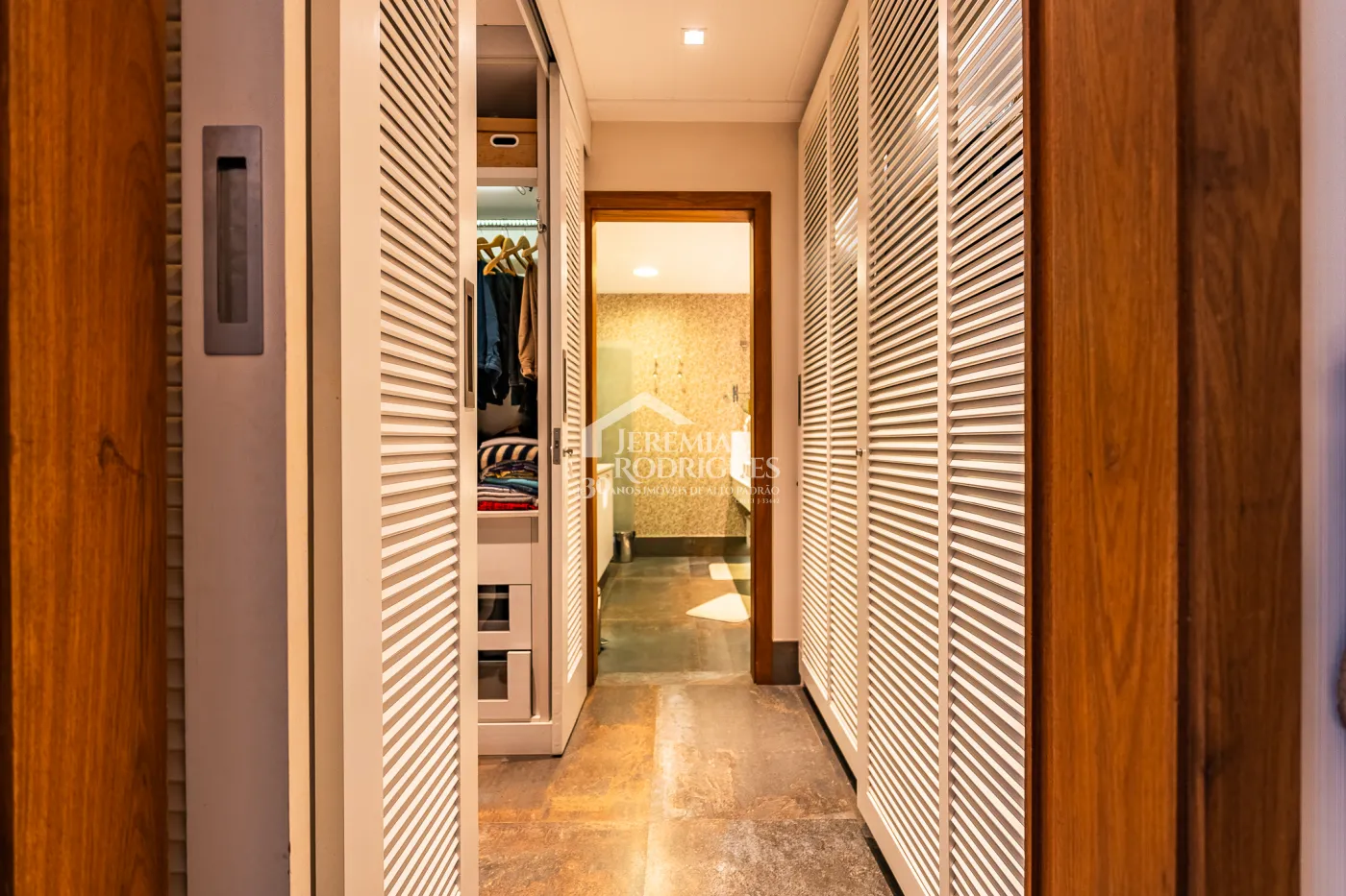 Casa com 7 suítes, 770 m² - Pedra do Fogo - Campos do Jordão/SP.