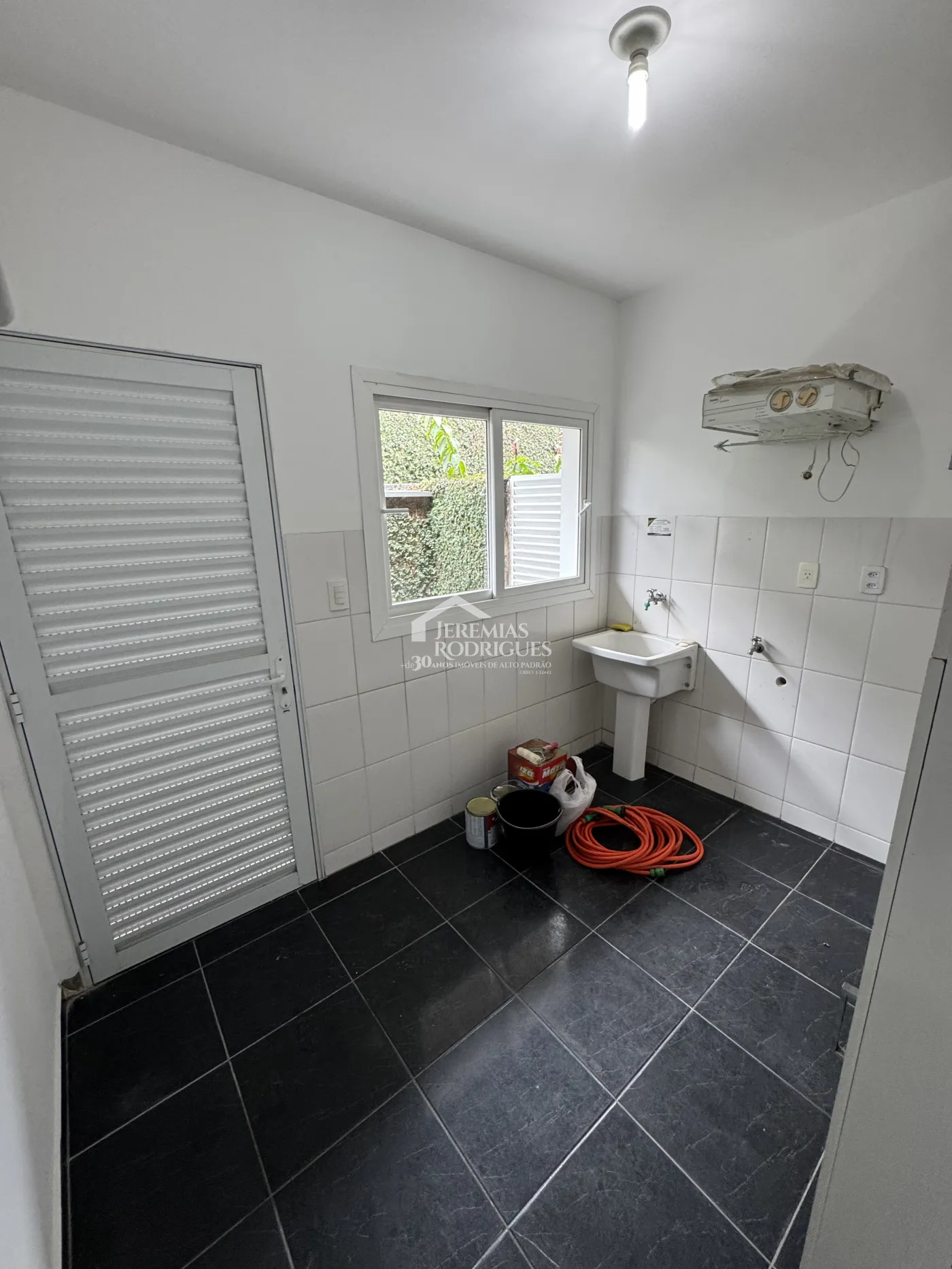 Casa para locação no Condomínio Colonial Village I em Pindamonhangaba/SP.