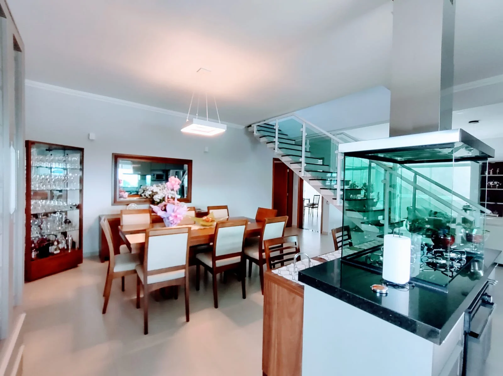 Casa à venda com 3 suítes no Residencial Vargas em Tremembé/SP. 