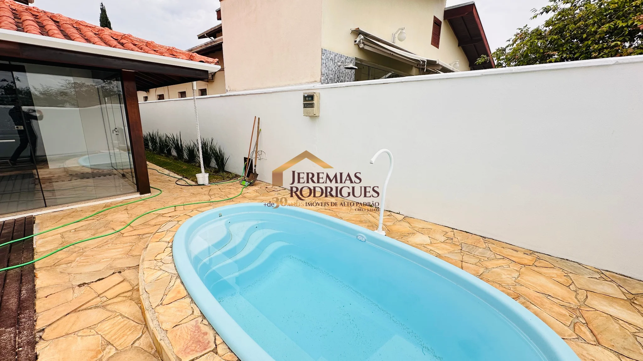 Casa para locação e venda no Condomínio Real Ville em Pindamonhangaba/SP.