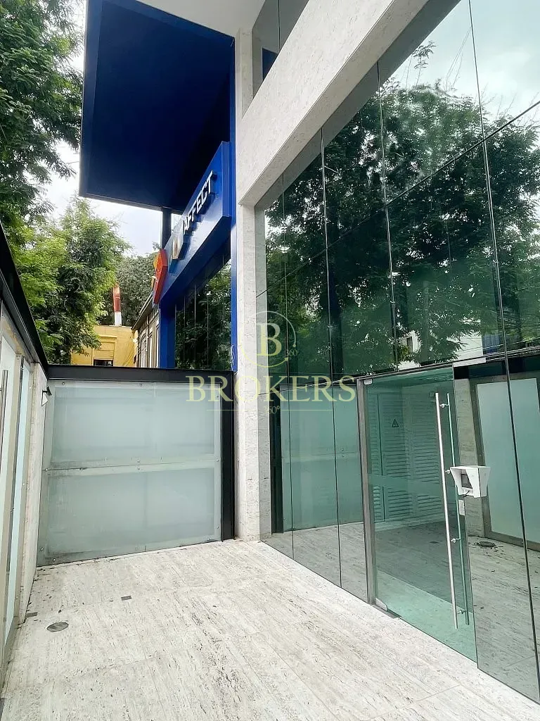 Edifício de sede corporativa exclusiva no Humaitá em localização estratégica da Zona Sul