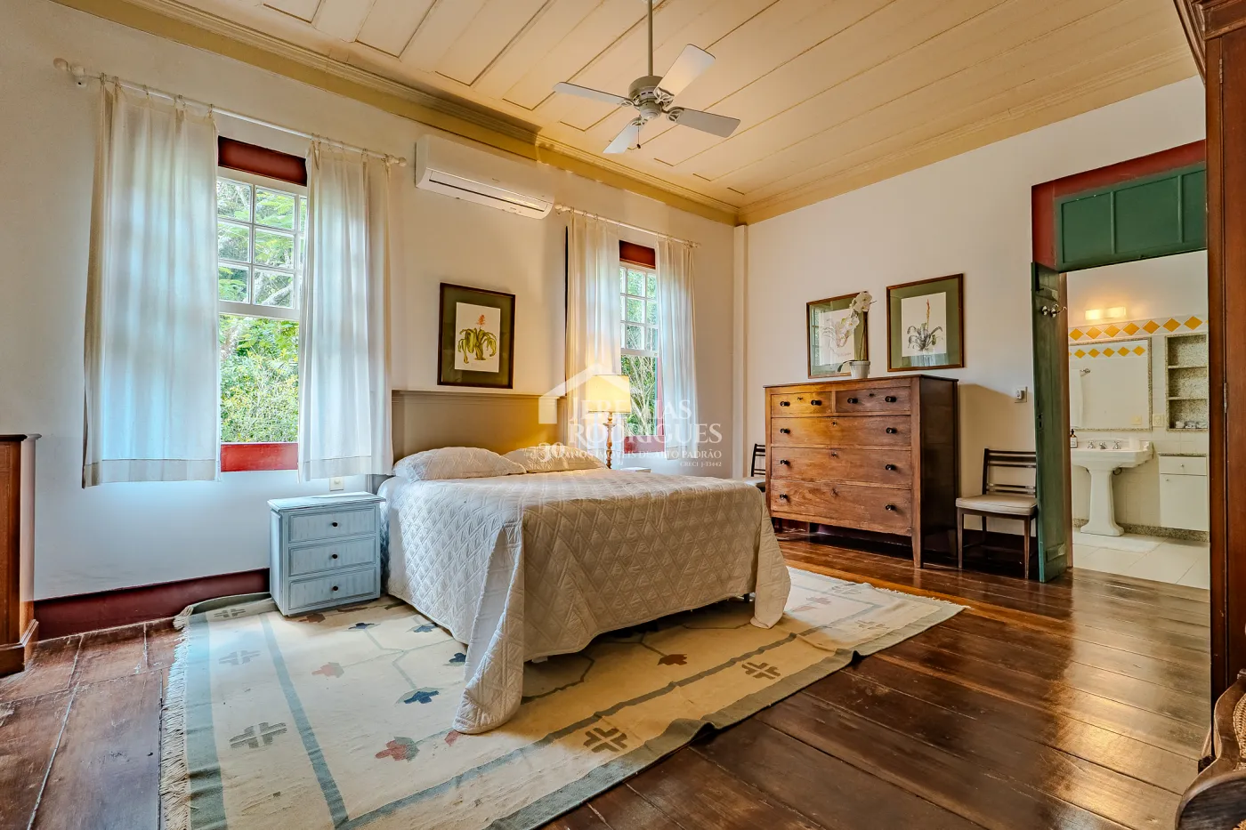 Fazenda à venda com 3.389.000,00 m² em Piraí/RJ.