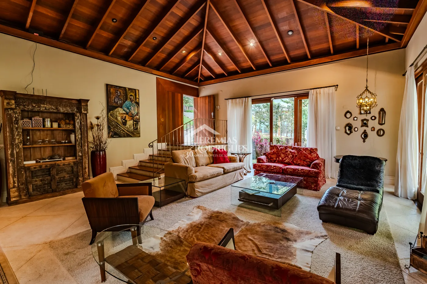 Casa para venda com 5 suítes no Condomínio Villandry em Campos do Jordão/SP