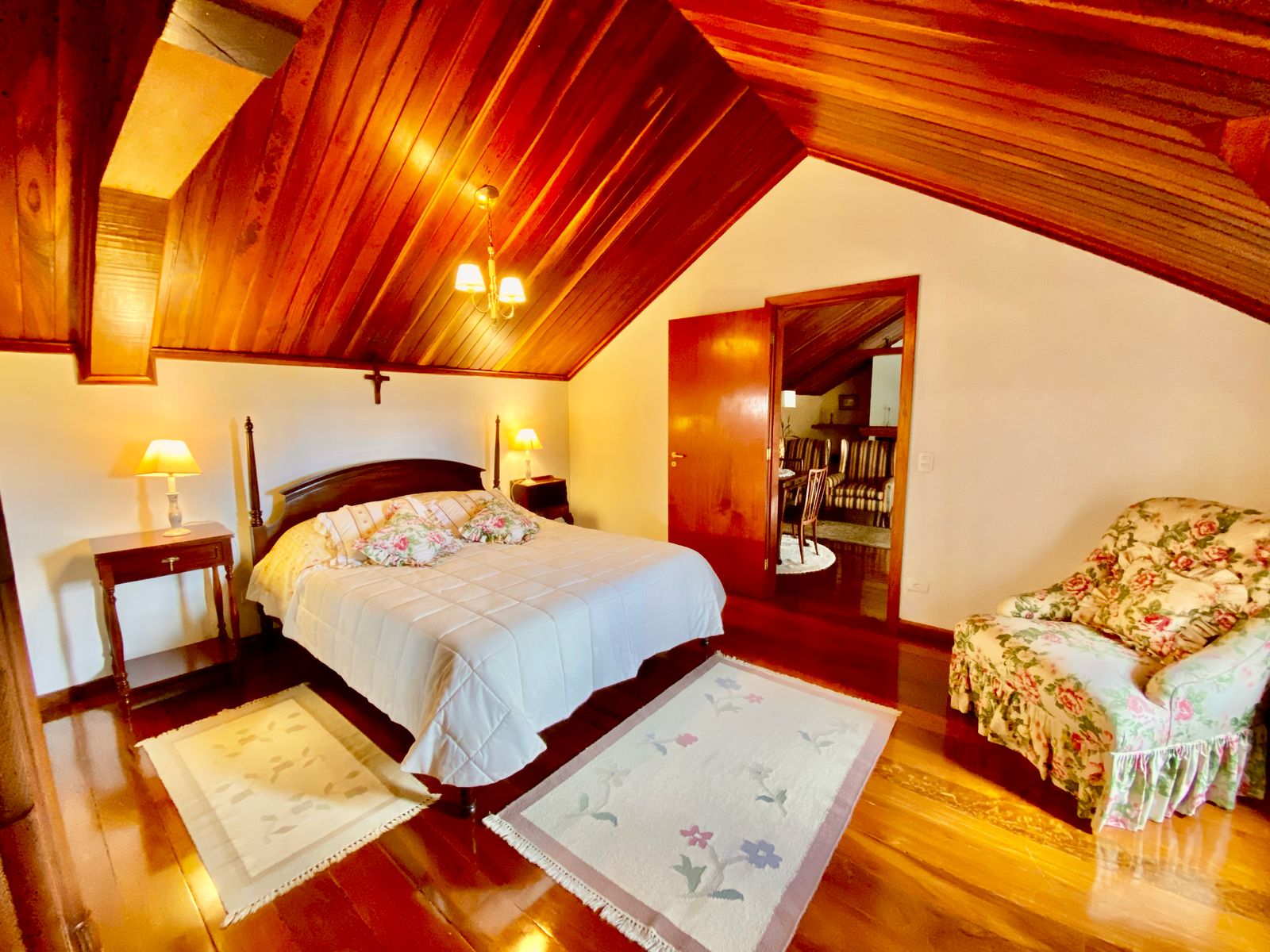 Apartamento à venda no Condomínio Le Bourg Saint Maurice em Campos do Jordão/SP.