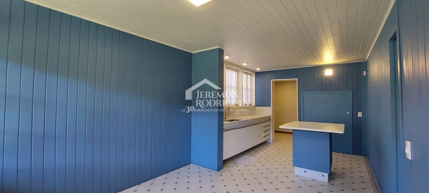 Casa com 3 dormitórios no Bairro Capivari - Campos do Jordão/SP