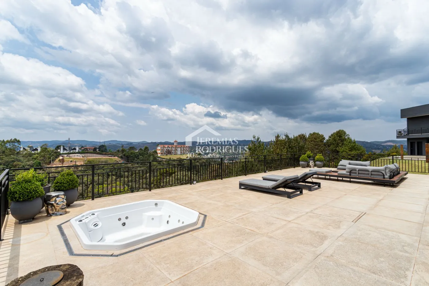 Casa para venda com 5 dormitórios no Residencial Estrelas da Mantiqueira em Campos do Jordão/SP