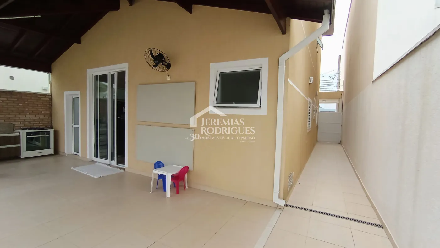 Casa para venda e locação com 4 dormitórios no Condomínio Jatobá em Tremembé/SP.