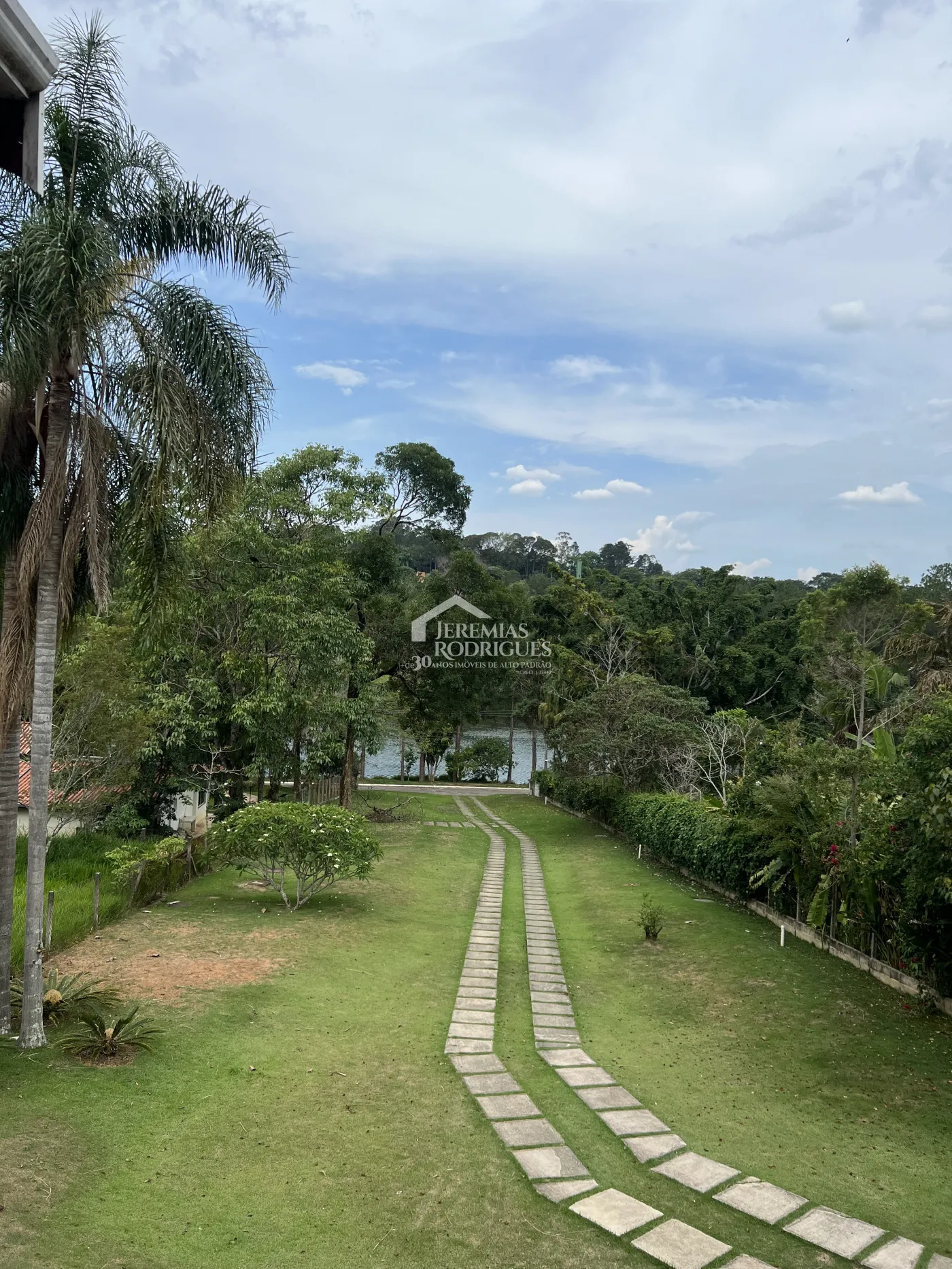 Casa com 3 dormitórios, 281 m² - Condomínio Chácaras Cataguá - Taubaté/SP