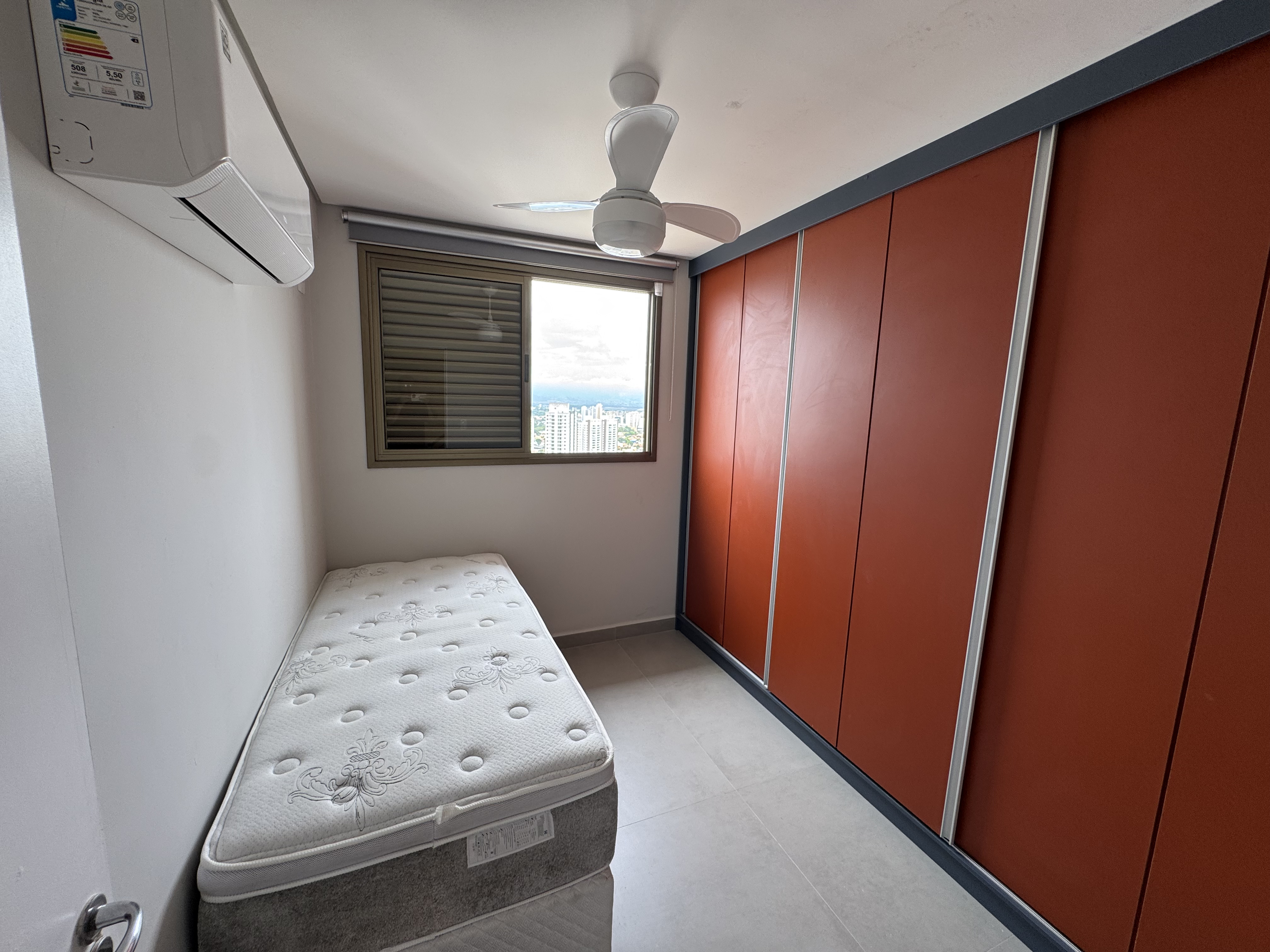 Apartamento triplex para venda e locação com 3 dormitórios, 119 m² no Edifício Jabuticabeiras em Taubaté/SP.
