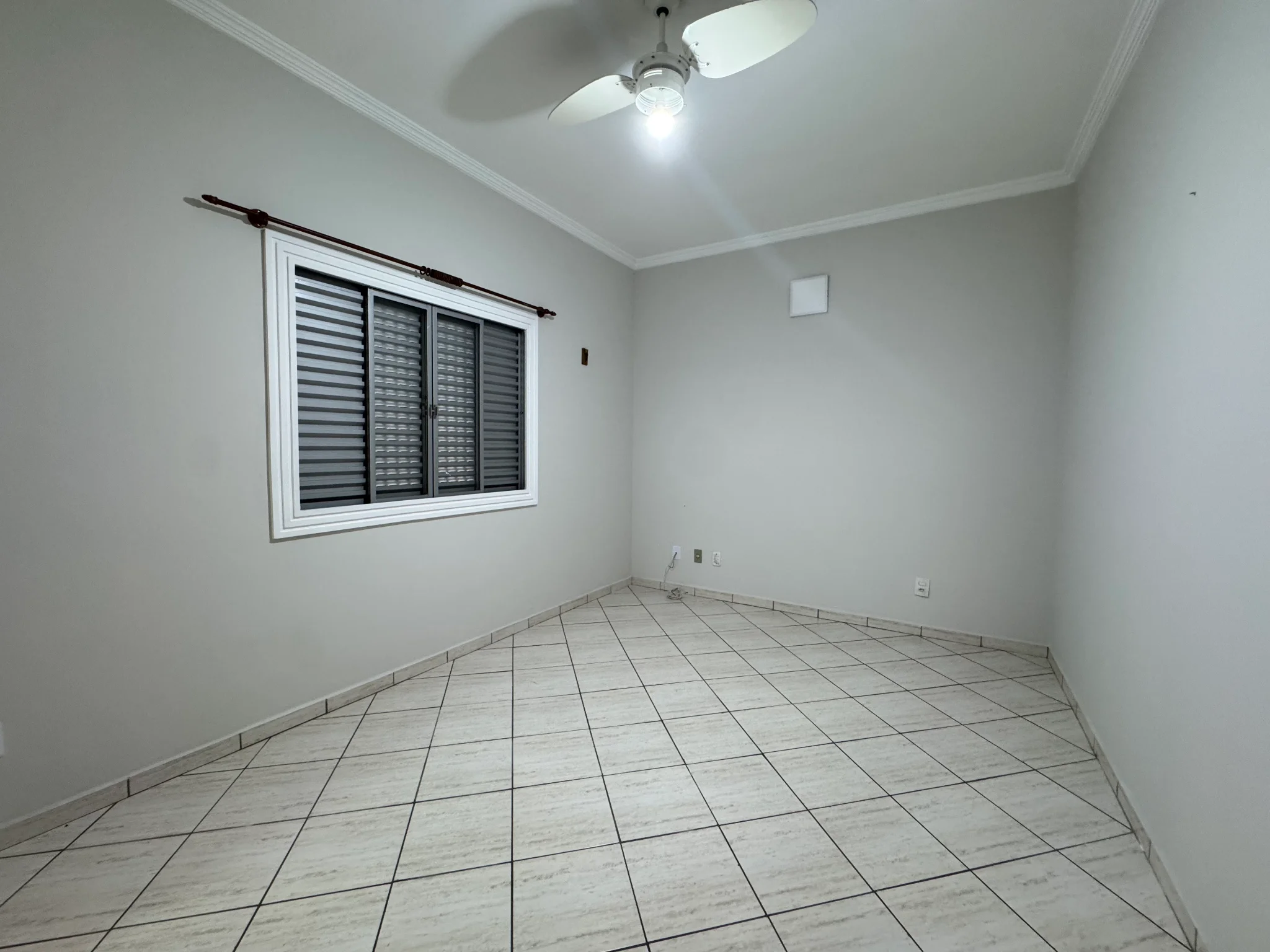 Casa à venda no Condomínio Village Paineiras em Pindamonhangaba/SP