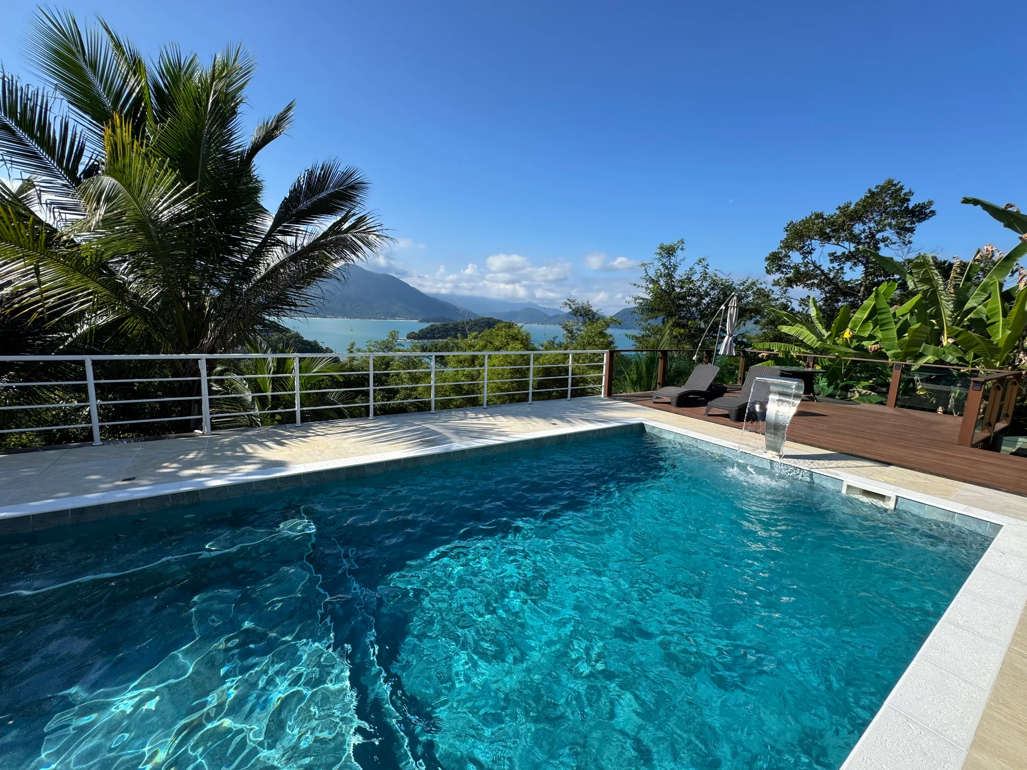 Casa à venda com 6 suítes no Condomínio Caçandoca em Ubatuba/SP