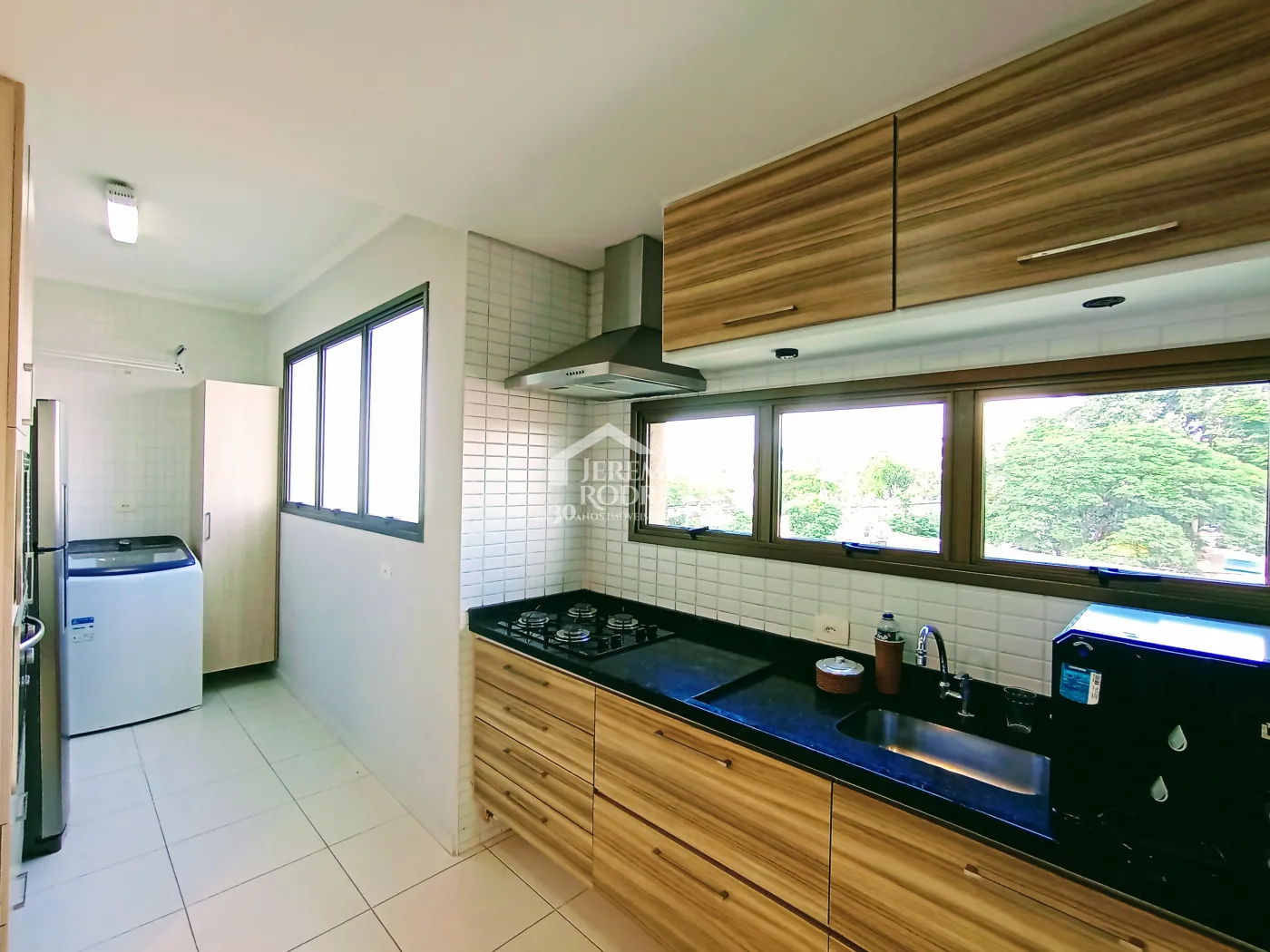Apartamento duplex à venda com 3 dormitórios no Edifício Residencial Jabuticabeiras em Taubaté/SP