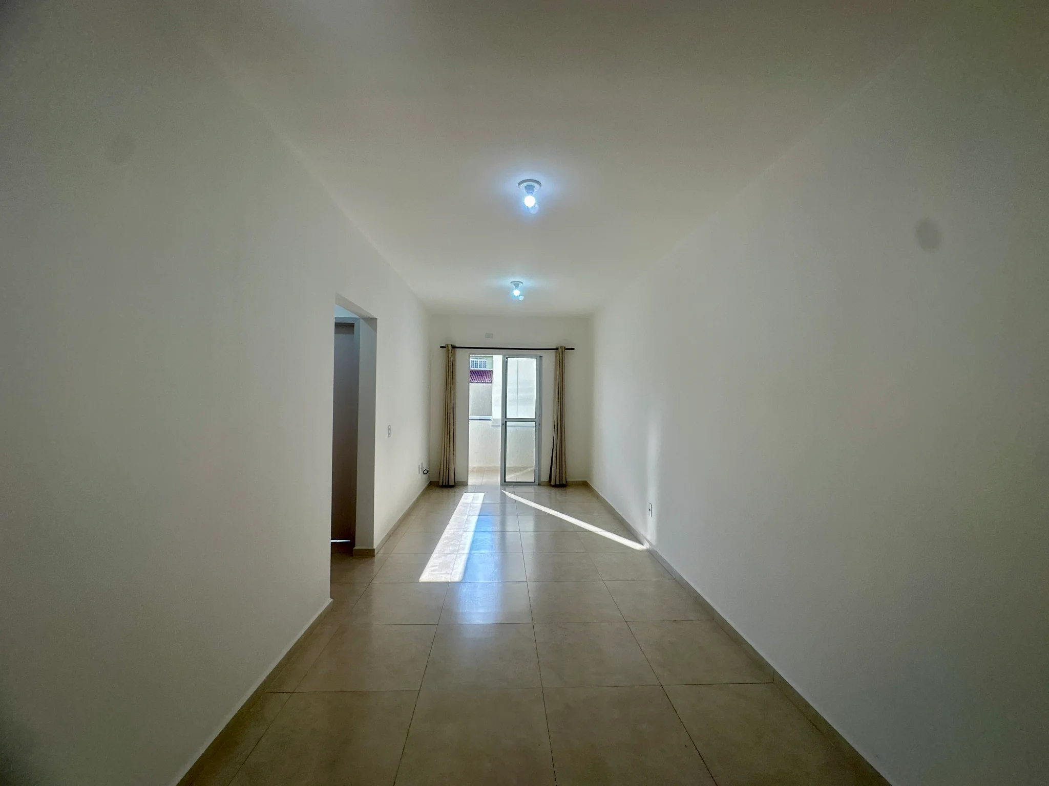 Apartamento com 2 dormitórios, 66m² para locação no Condomínio Village São José em Taubaté/SP