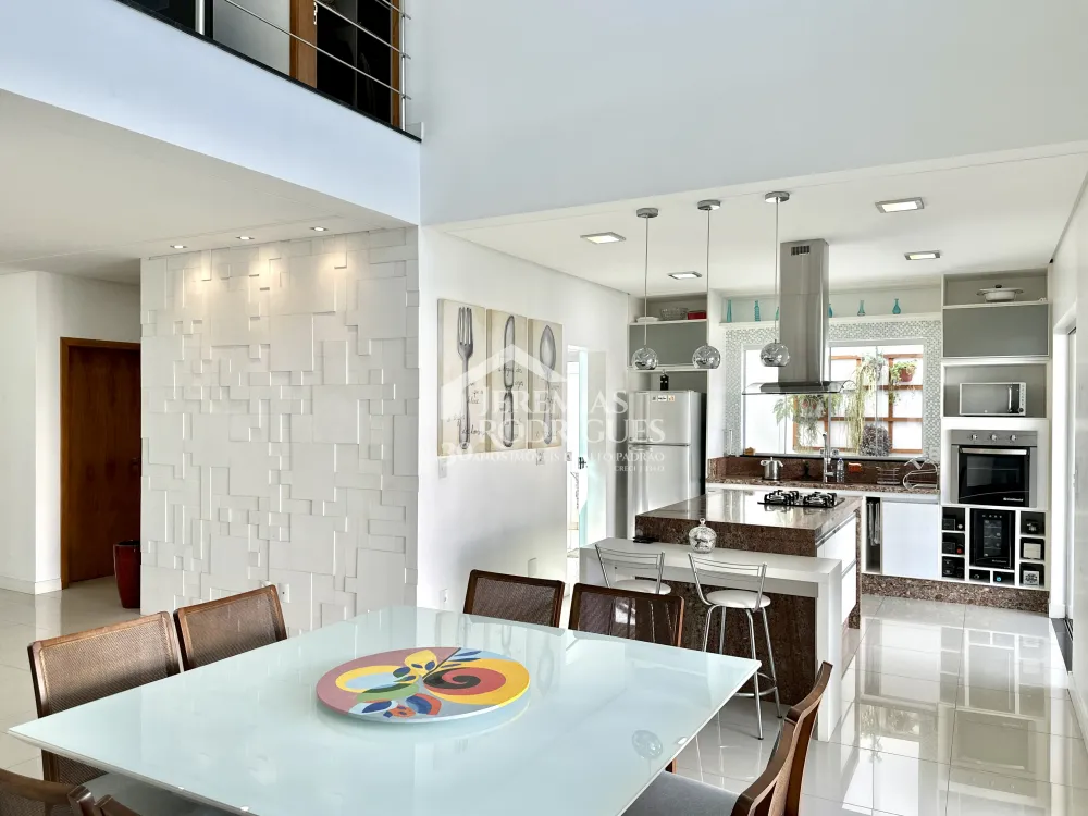 Casa mobiliada para locação no Condomínio Campos do Conde I em Tremembé/SP. 