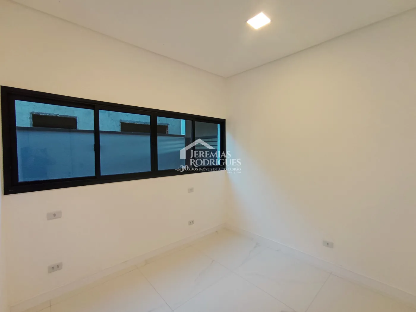 Casa assobradada à venda com 4 dormitórios no Condomínio Cyrella Landscape emTaubaté/SP.