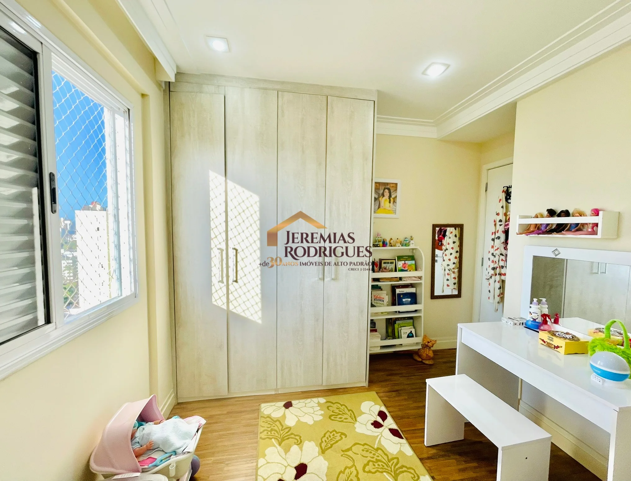 Apartamento à venda no Edifício Sauípe em Taubaté/SP.