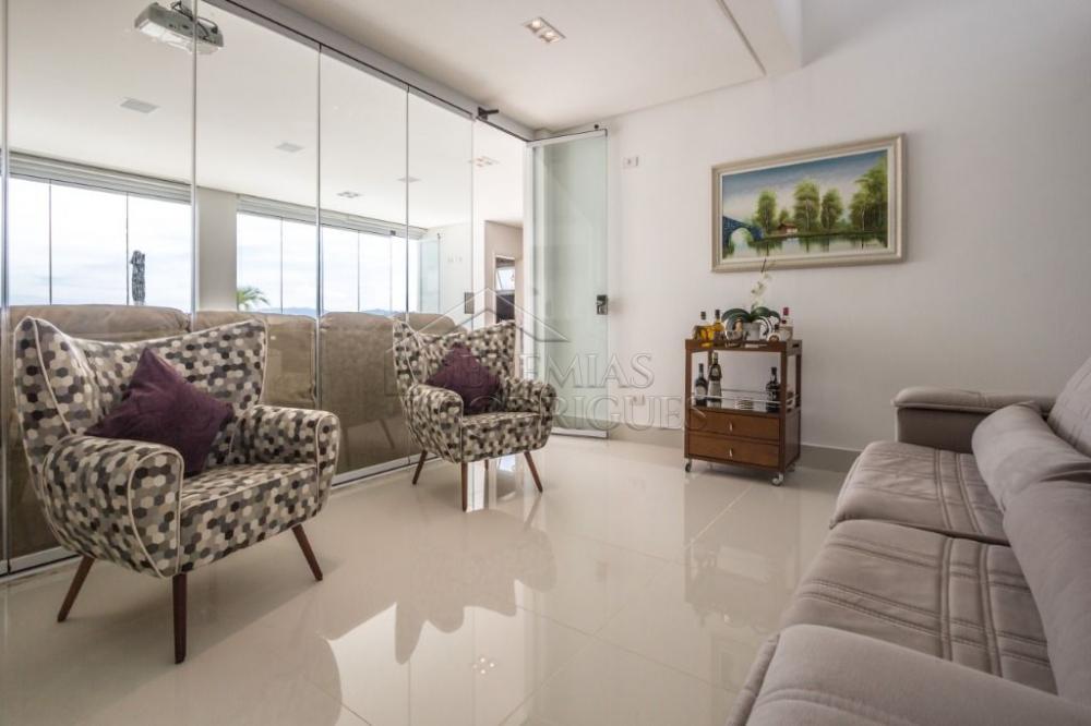 Casa à venda por R$ 3.990.000,00 - Taubaté/SP