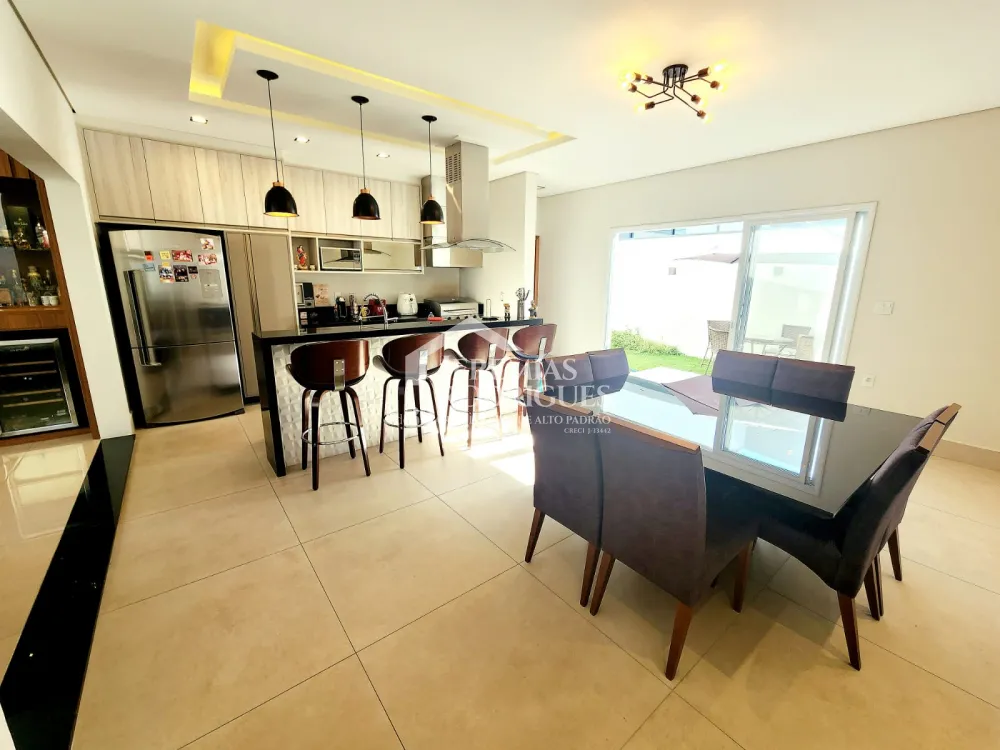 Casa com 3 quartos, 252 m² - Condomínio Ouro Ville - Taubaté/SP