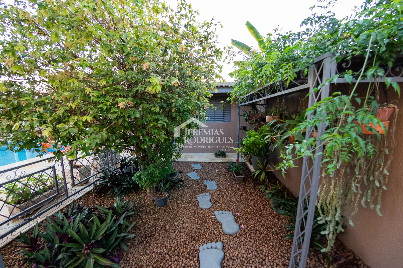 Casa à venda no Condomínio Colonial Village I em Pindamonhangaba/SP