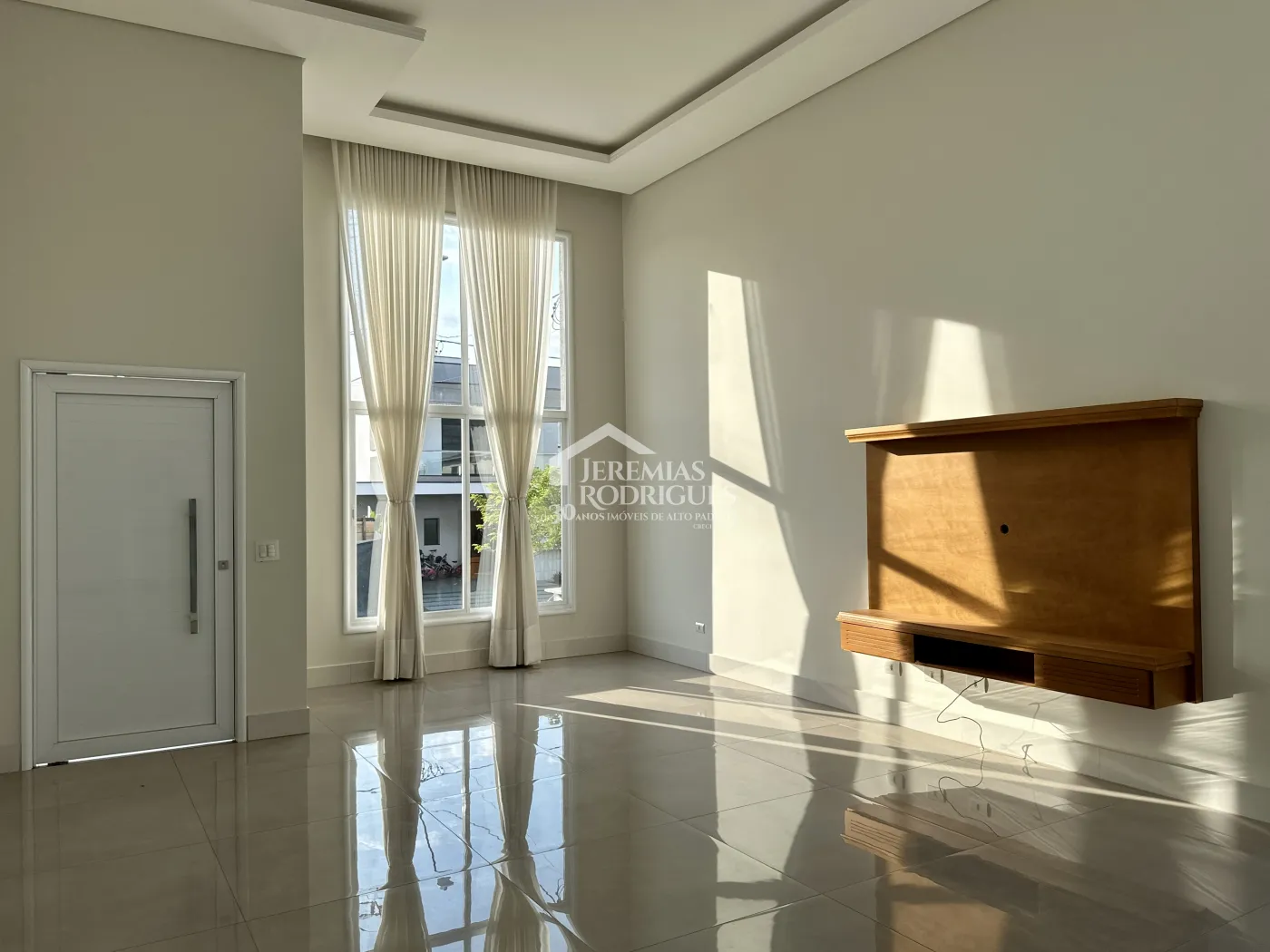 Casa com 3 dormitórios, 169,20 m² - Condomínio Ouro Ville - Taubaté/SP.