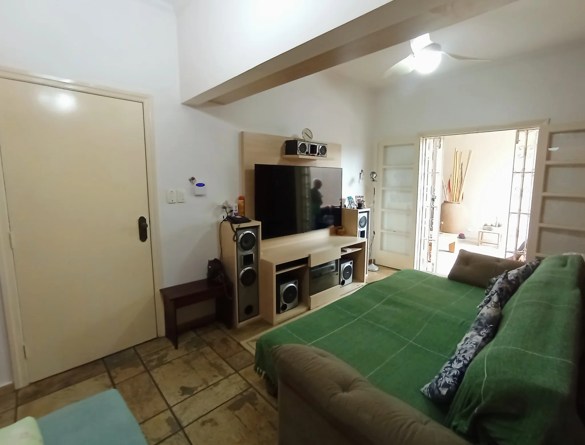 Casa à venda com 4 dormitórios no Residencial Doutor Lessa em Pindamonhangaba/SP. 