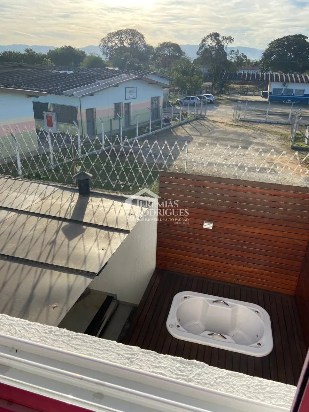 Casa com 3 dormitórios, 119 m² - Condomínio Residencial Contemporâneo Club - Taubaté/SP.