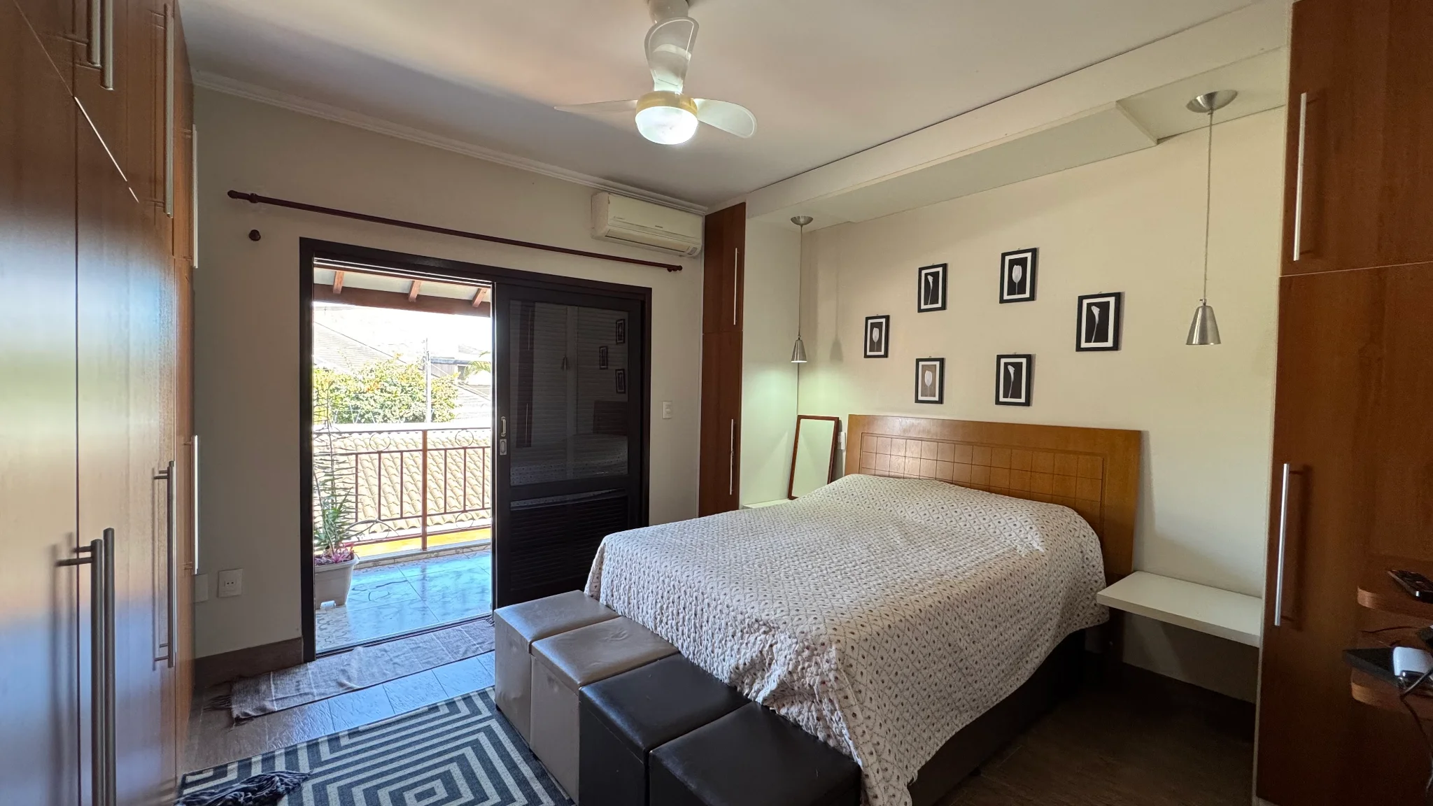 Casa e terreno á venda no Condomínio Campos do Conde III em Tremembé/SP.