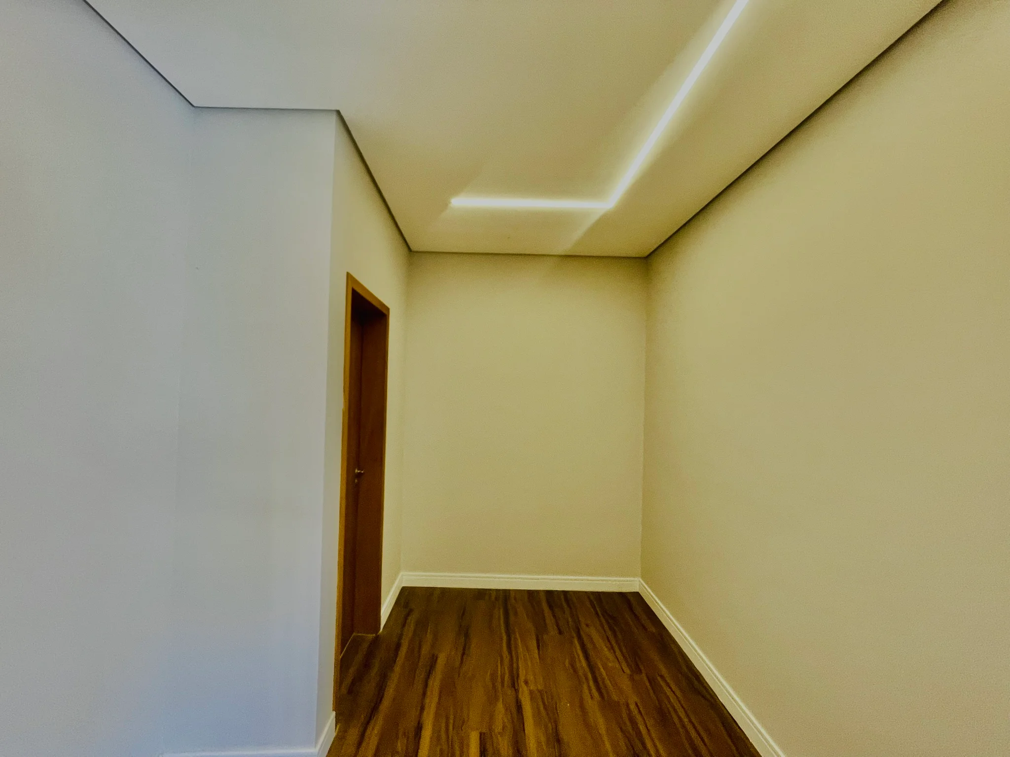 Casa para venda e locação com 3 dormitórios no Condomínio Terras do Vale em Caçapava/SP. 