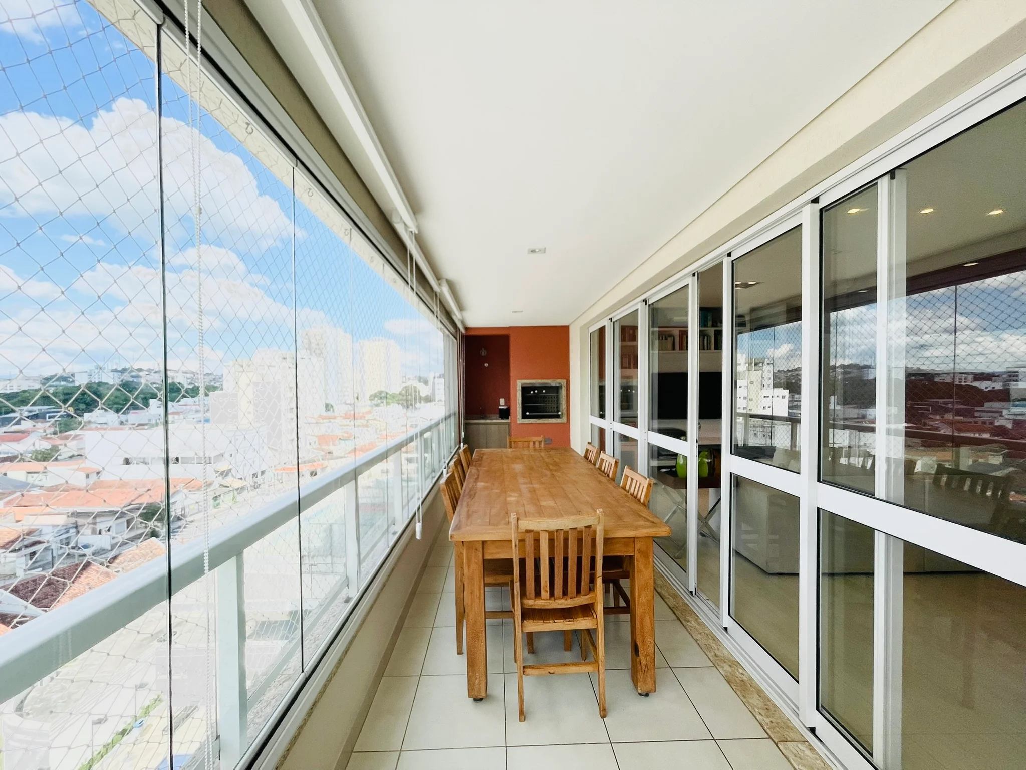 Apartamento à venda com 3 dormitórios, 130m² no Edifício Figueiras em Taubaté/SP