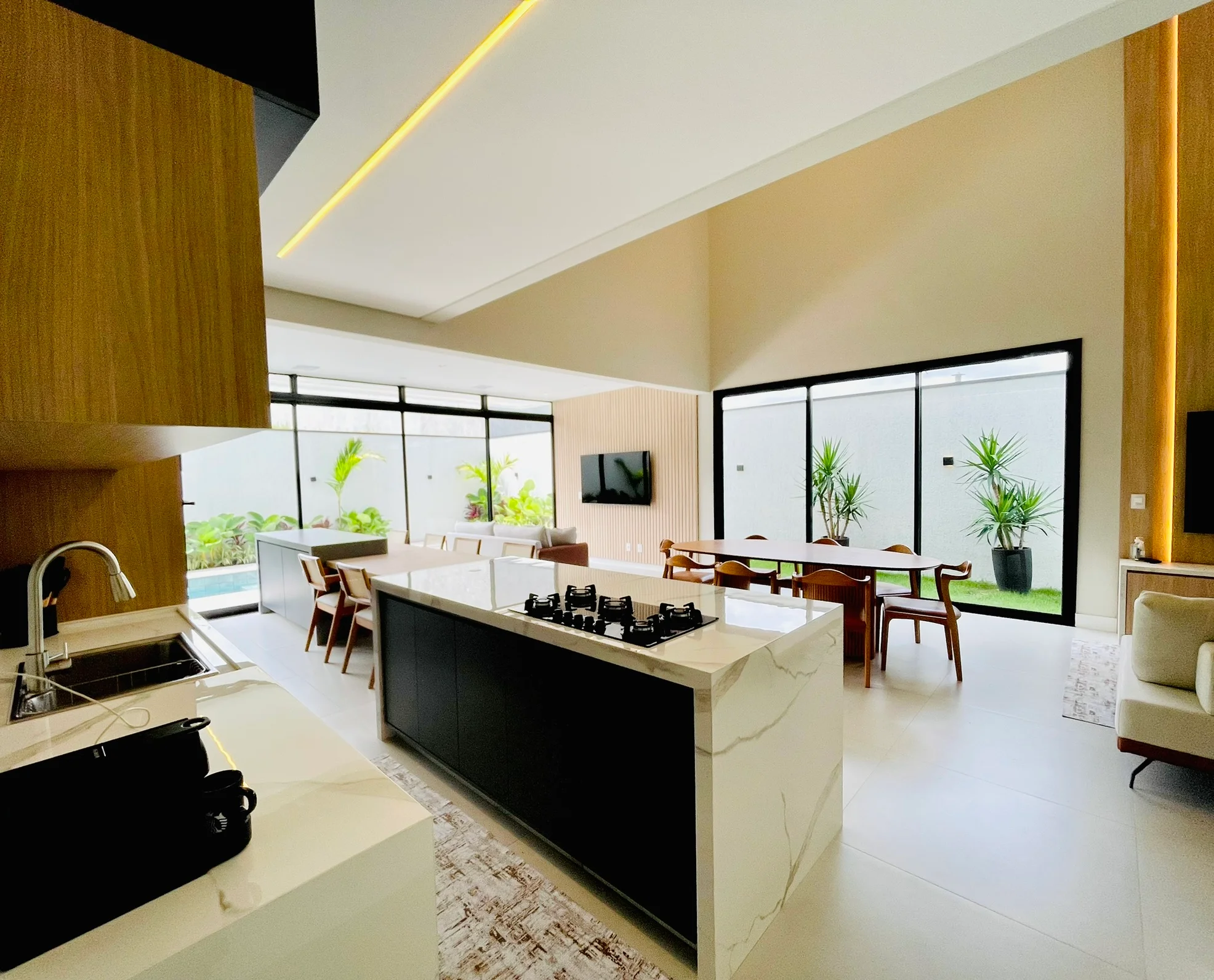 Casa à venda com 4 dormitórios no Condomínio Cyrela Landscape em Taubaté/SP. 